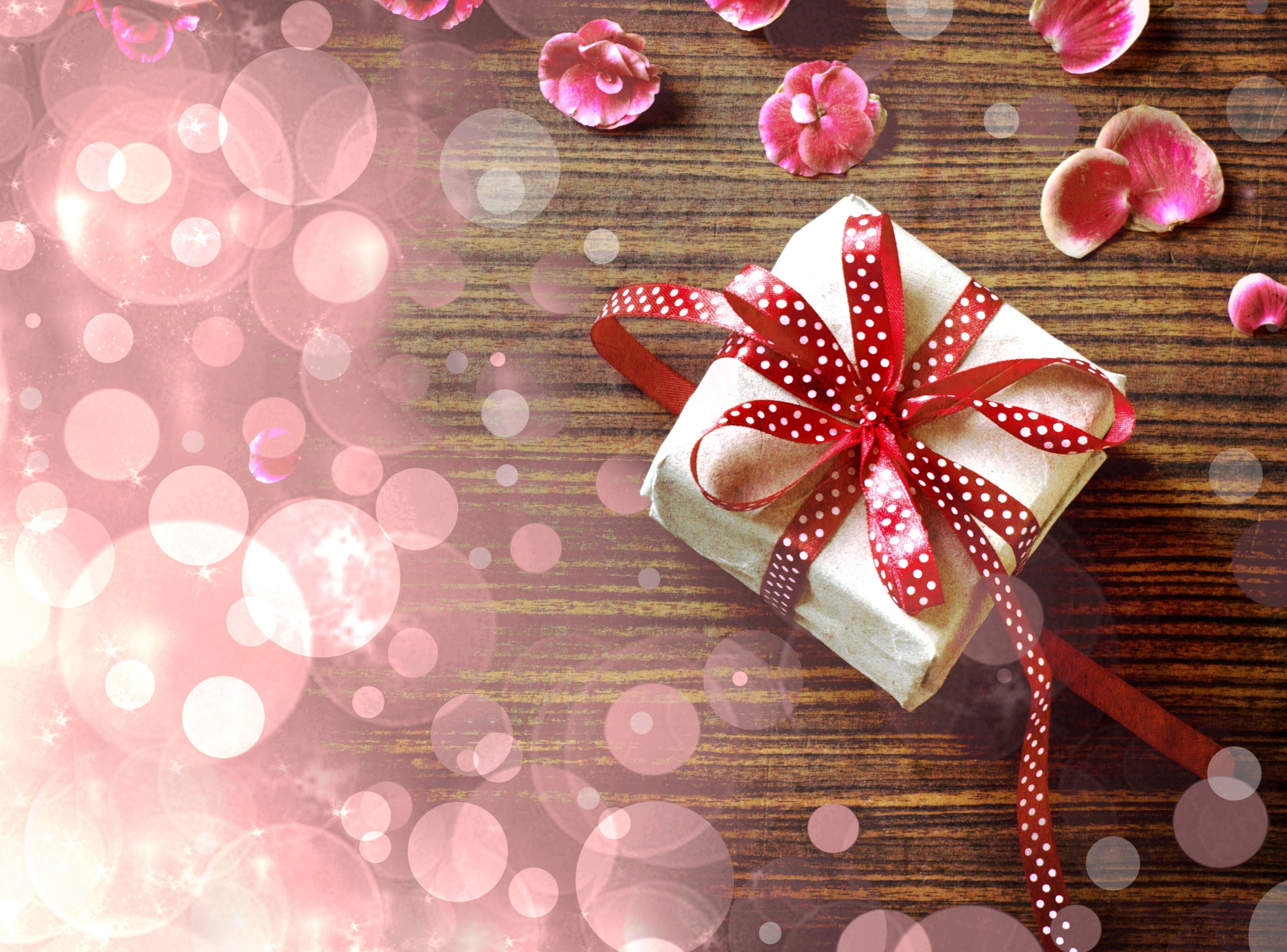 Download mobile wallpaper Christmas, Gift, Bokeh, Misc for free.