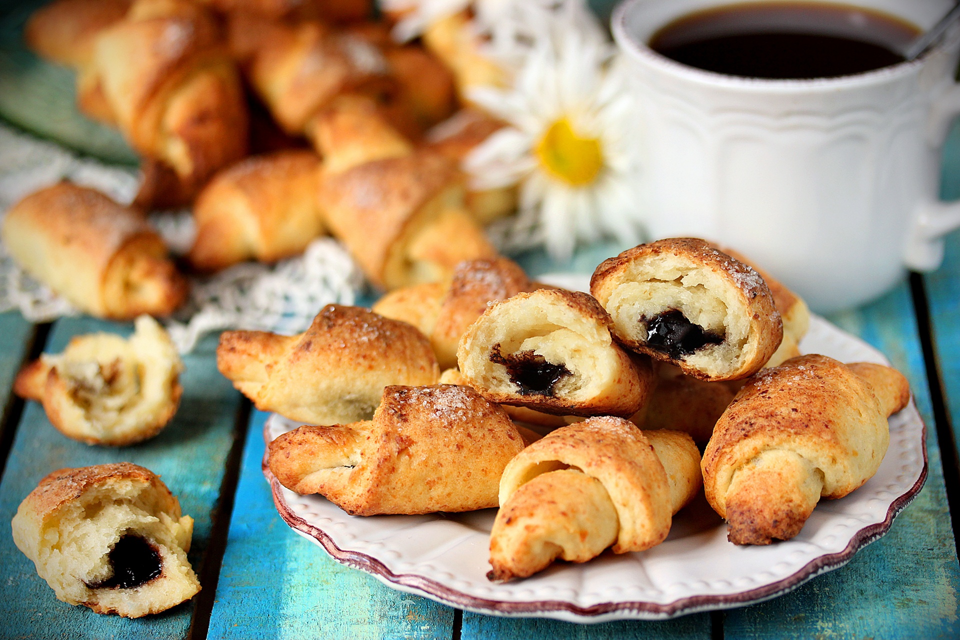 Baixe gratuitamente a imagem Comida, Natureza Morta, Café Da Manhã, Croissant na área de trabalho do seu PC