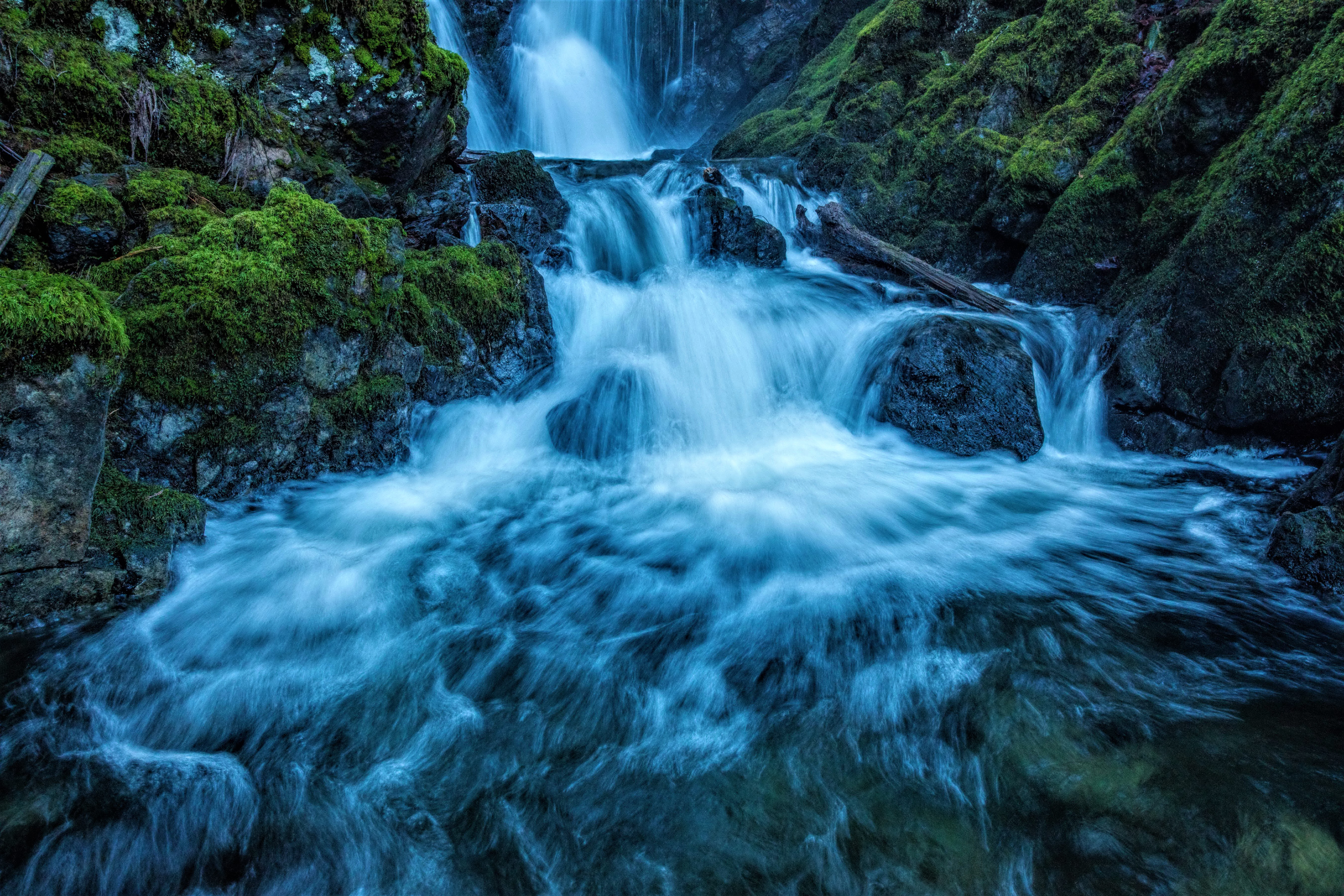 Descarga gratis la imagen Cascadas, Cascada, Musgo, Tierra/naturaleza en el escritorio de tu PC