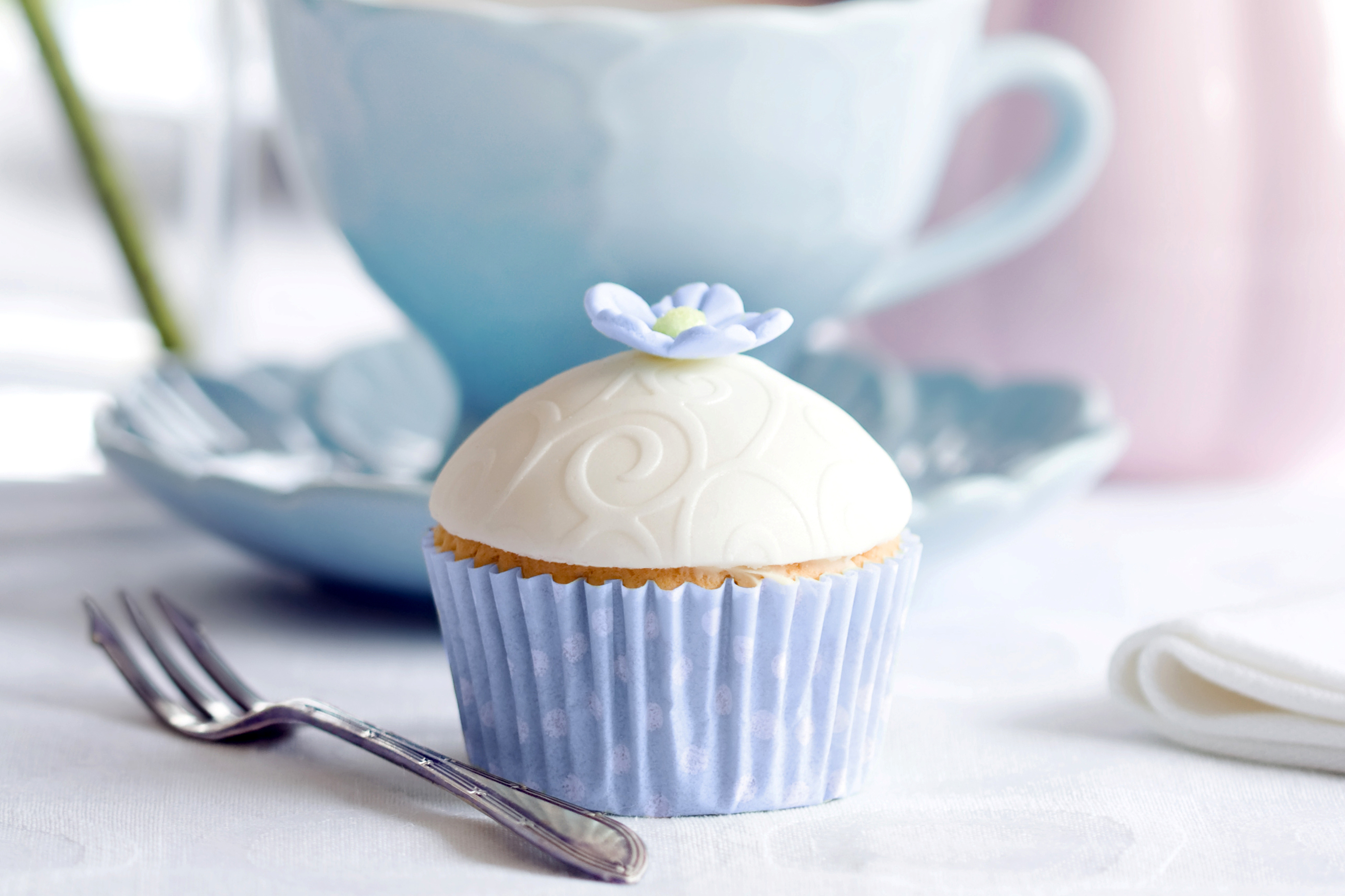 Download mobile wallpaper Food, Cupcake for free.