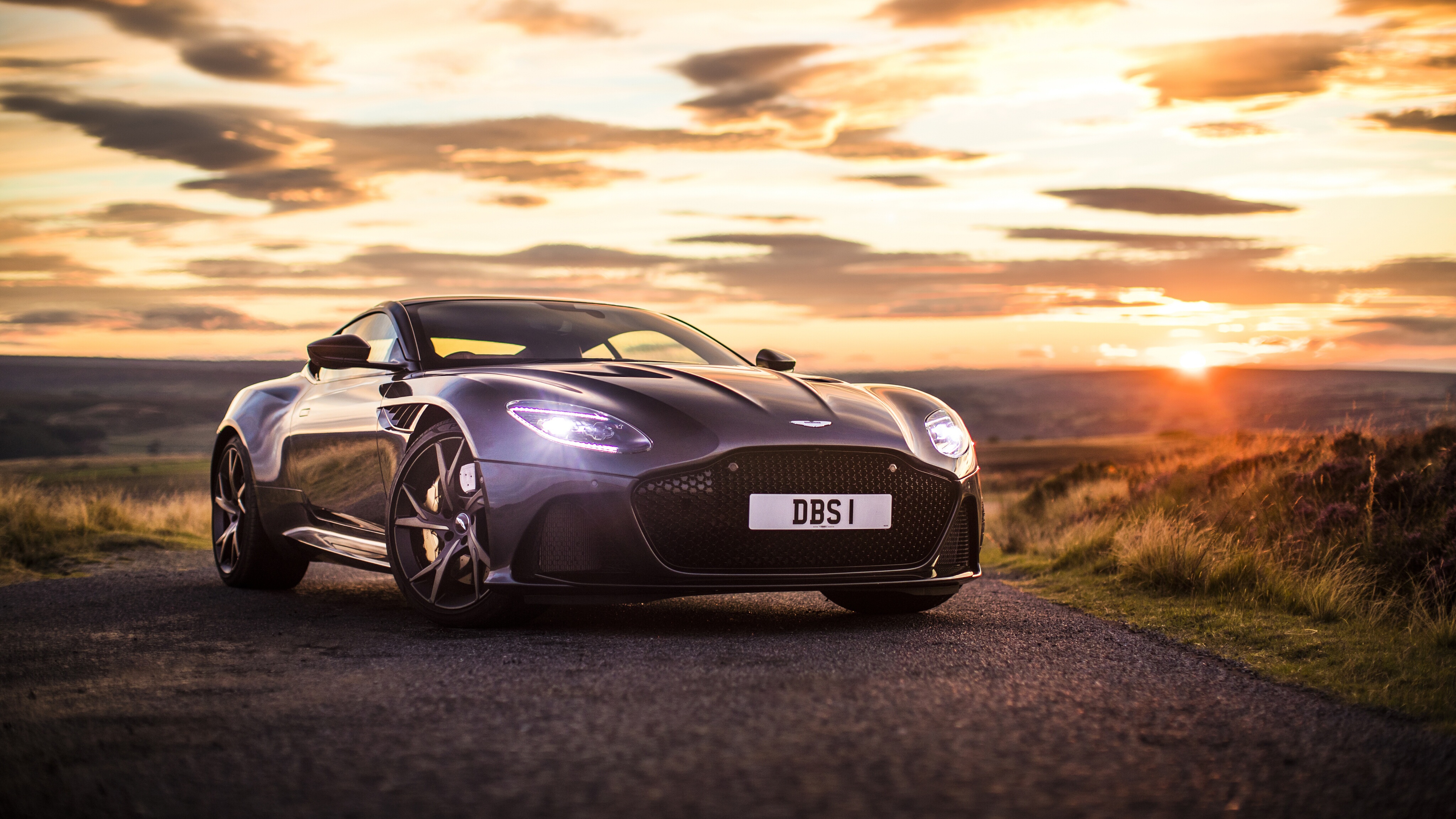 Download mobile wallpaper Aston Martin, Car, Vehicles, Aston Martin Dbs Superleggera for free.