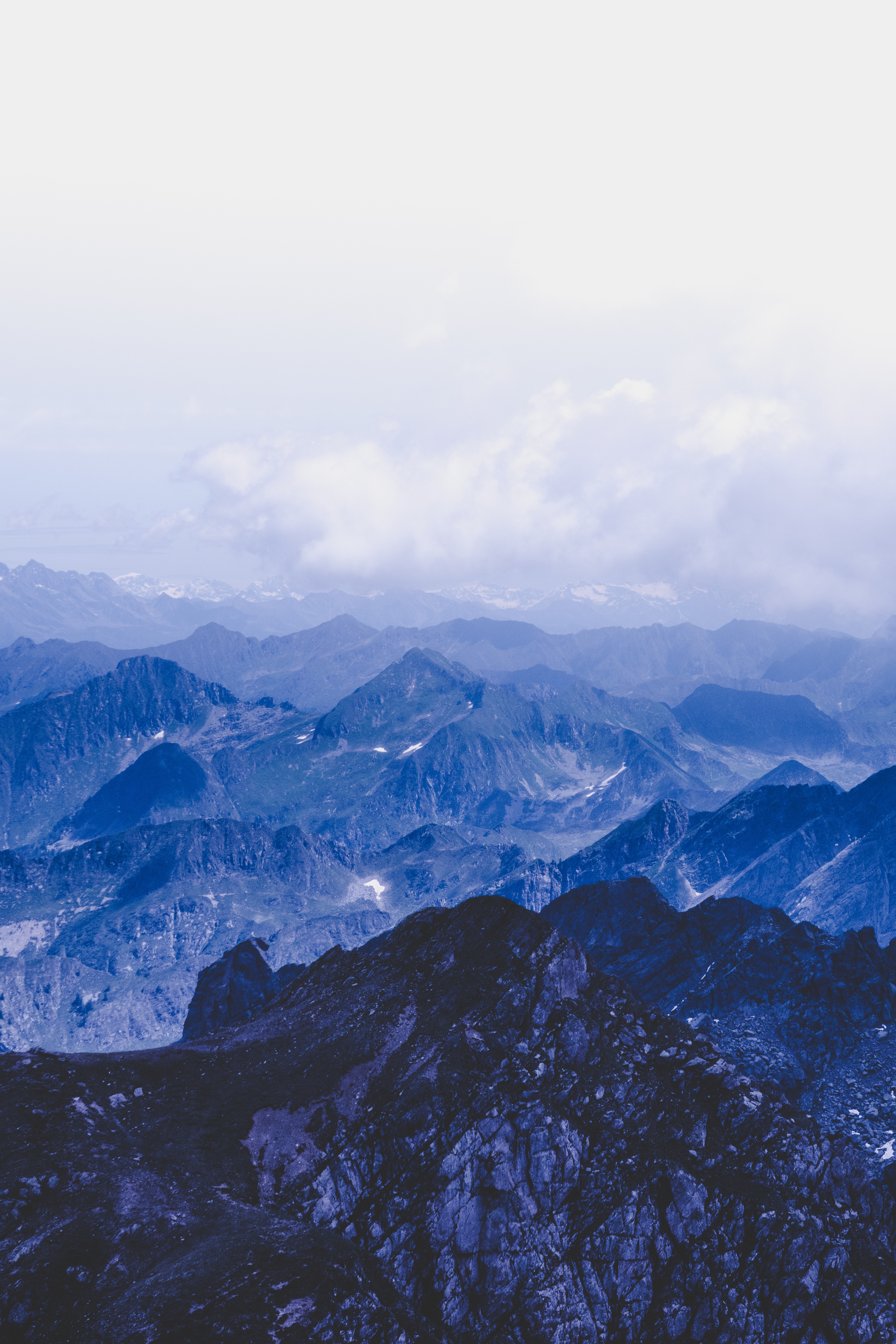 Скачать обои бесплатно Вершина, Облака, Туман, Природа, Горы, Скалы картинка на рабочий стол ПК