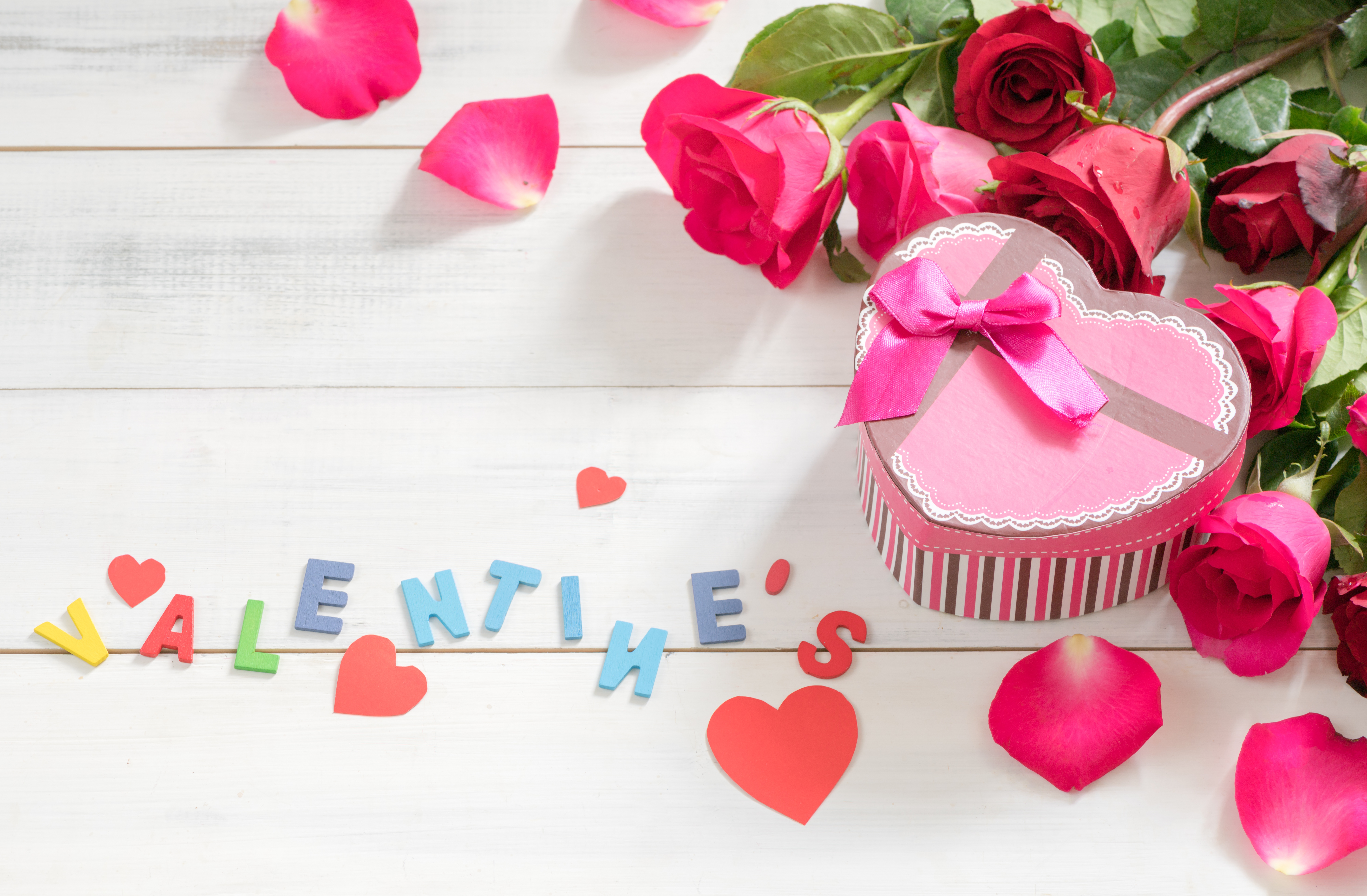 Free download wallpaper Valentine's Day, Flower, Rose, Holiday, Gift, Petal, Romantic, Pink Flower on your PC desktop