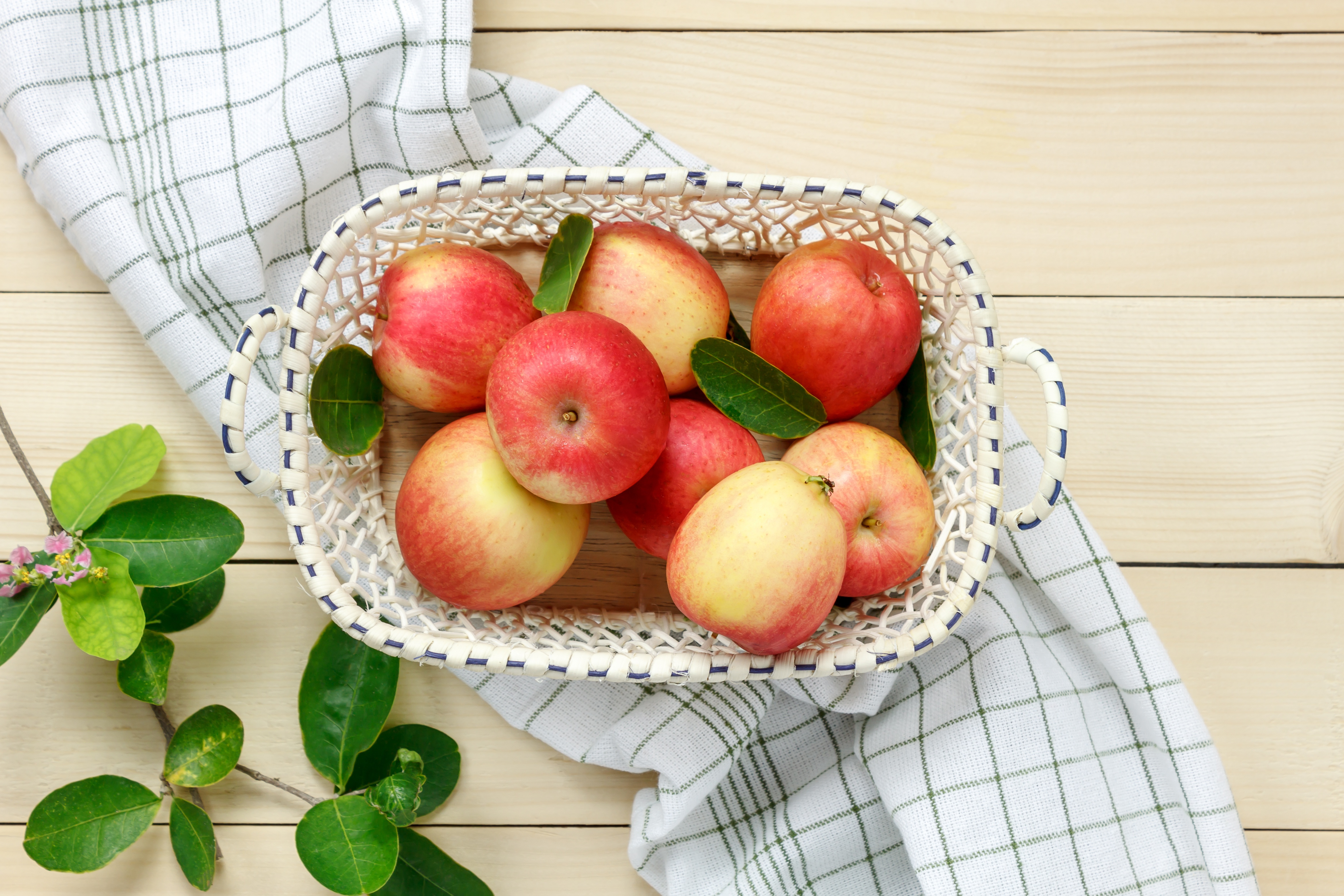 Download mobile wallpaper Fruits, Food, Apple, Still Life, Fruit, Basket for free.