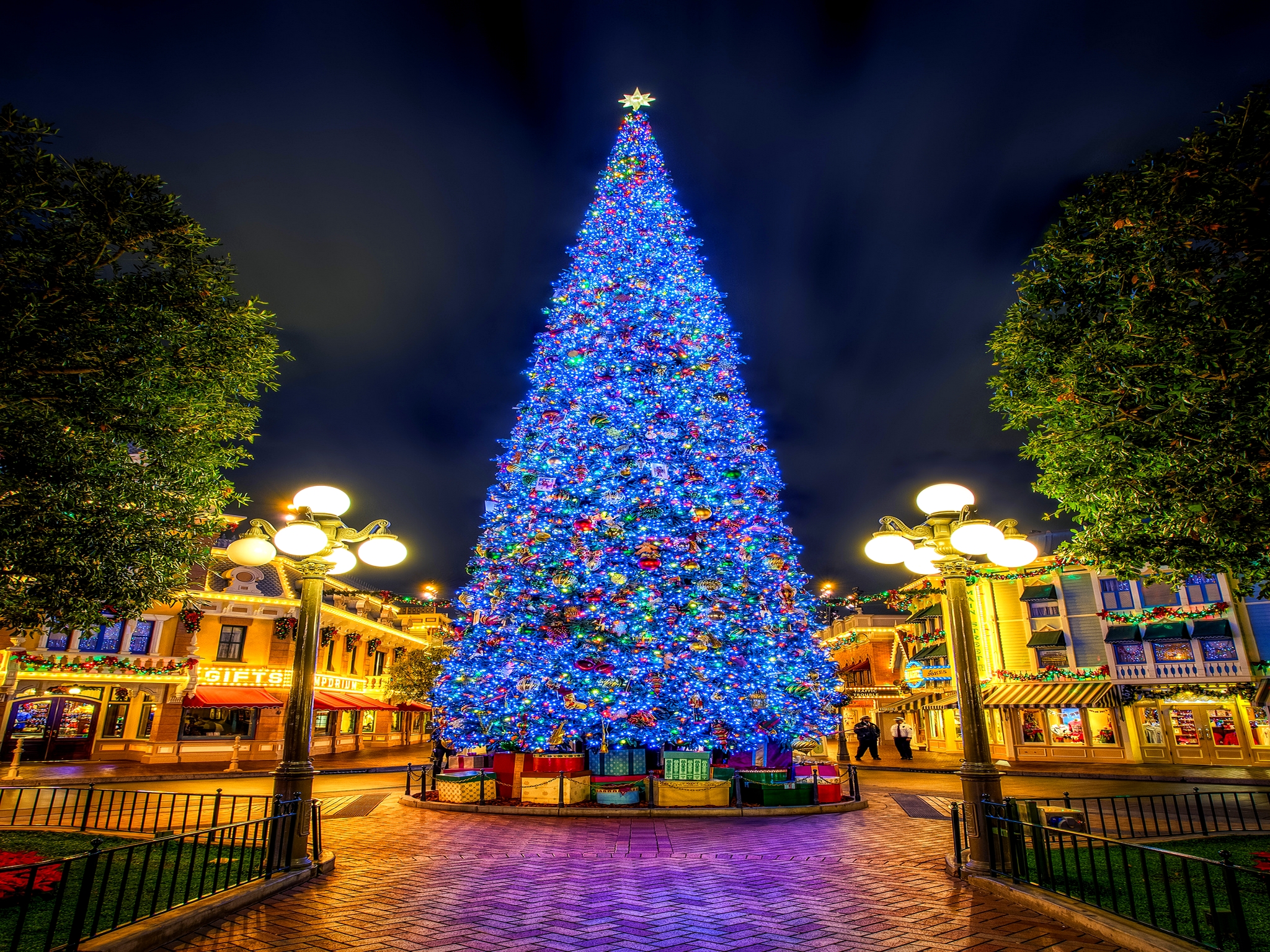 PCデスクトップに街, クリスマス, 光, 青い, クリスマスツリー, 四角, ホリデー画像を無料でダウンロード