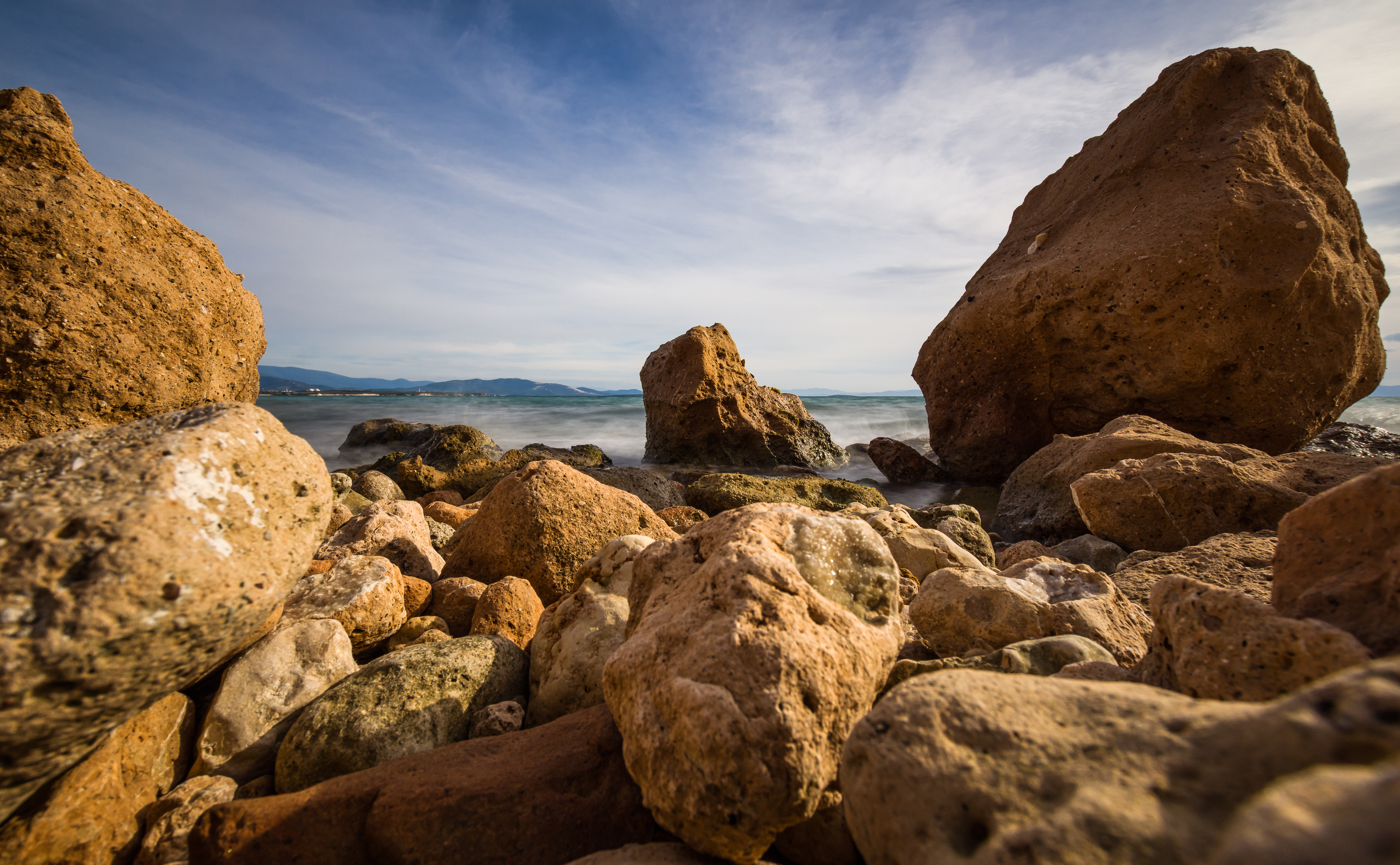 Laden Sie das Natur, Stones, Felsen, Die Steine, Bank, Sea, Ufer-Bild kostenlos auf Ihren PC-Desktop herunter