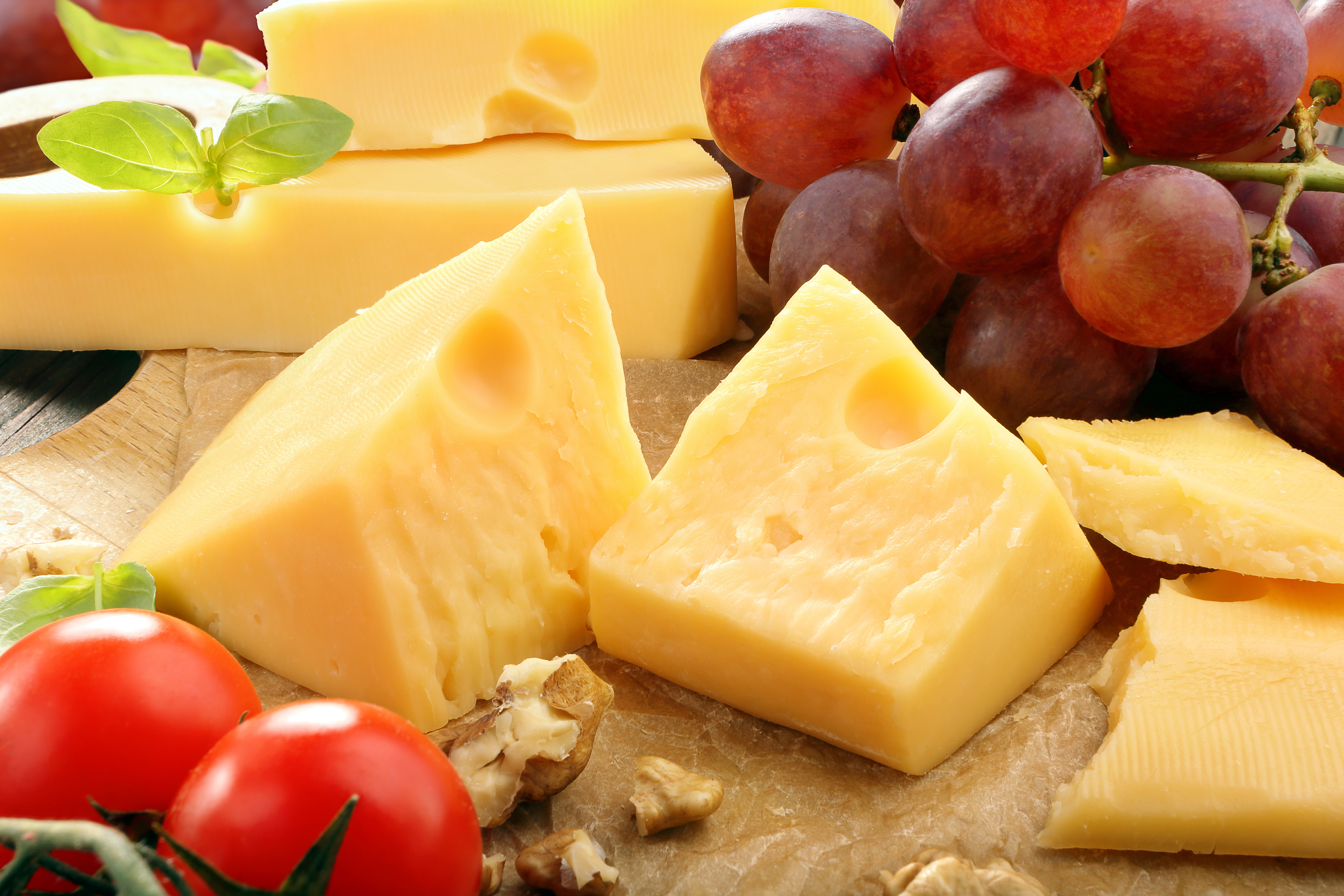 Handy-Wallpaper Käse, Nahrungsmittel, Stillleben, Früchte kostenlos herunterladen.
