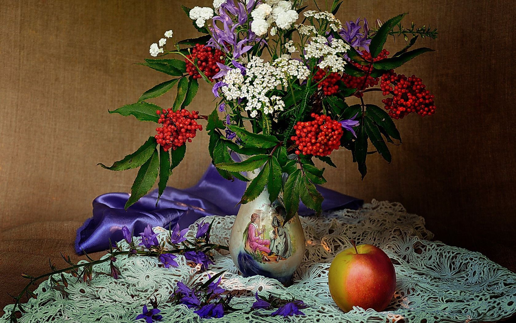 Handy-Wallpaper Blume, Vase, Apfel, Fotografie, Schal, Stillleben kostenlos herunterladen.