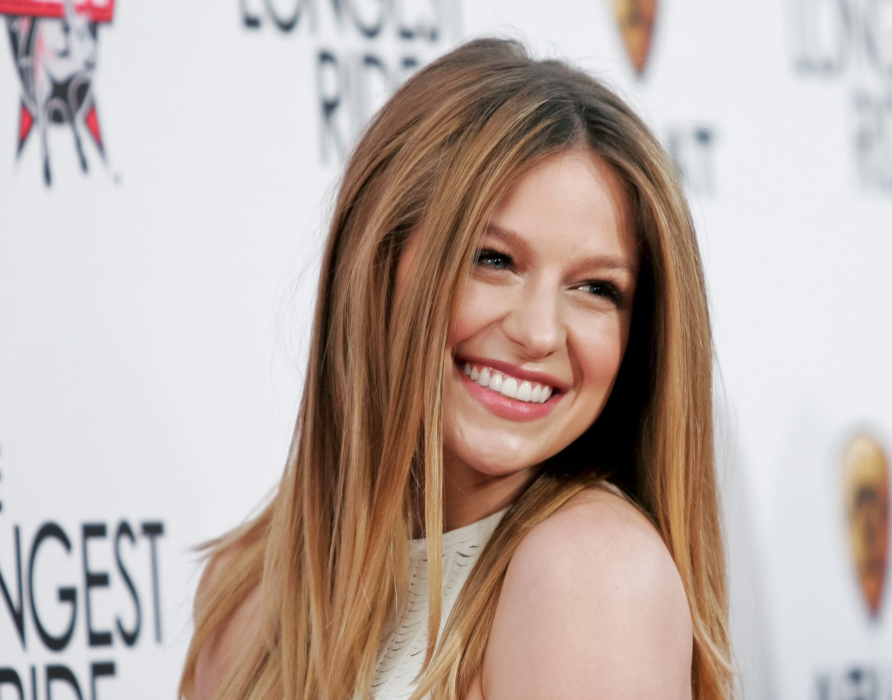 Download mobile wallpaper Smile, Blonde, Face, American, Celebrity, Actress, Melissa Benoist for free.