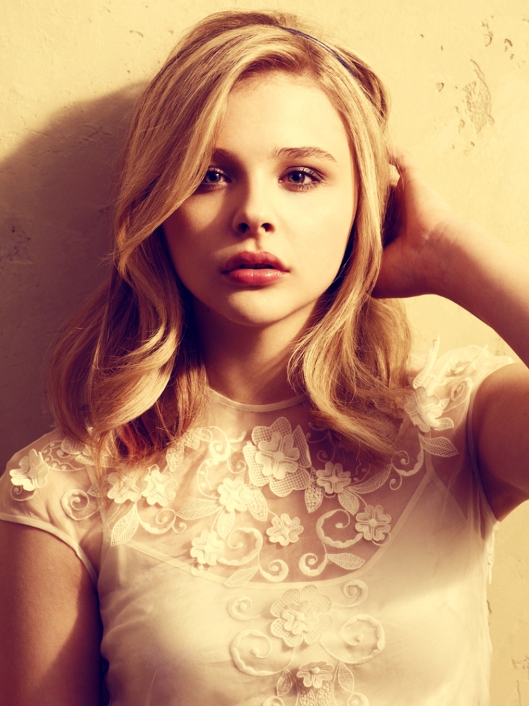 Download mobile wallpaper Celebrity, Chloë Grace Moretz for free.