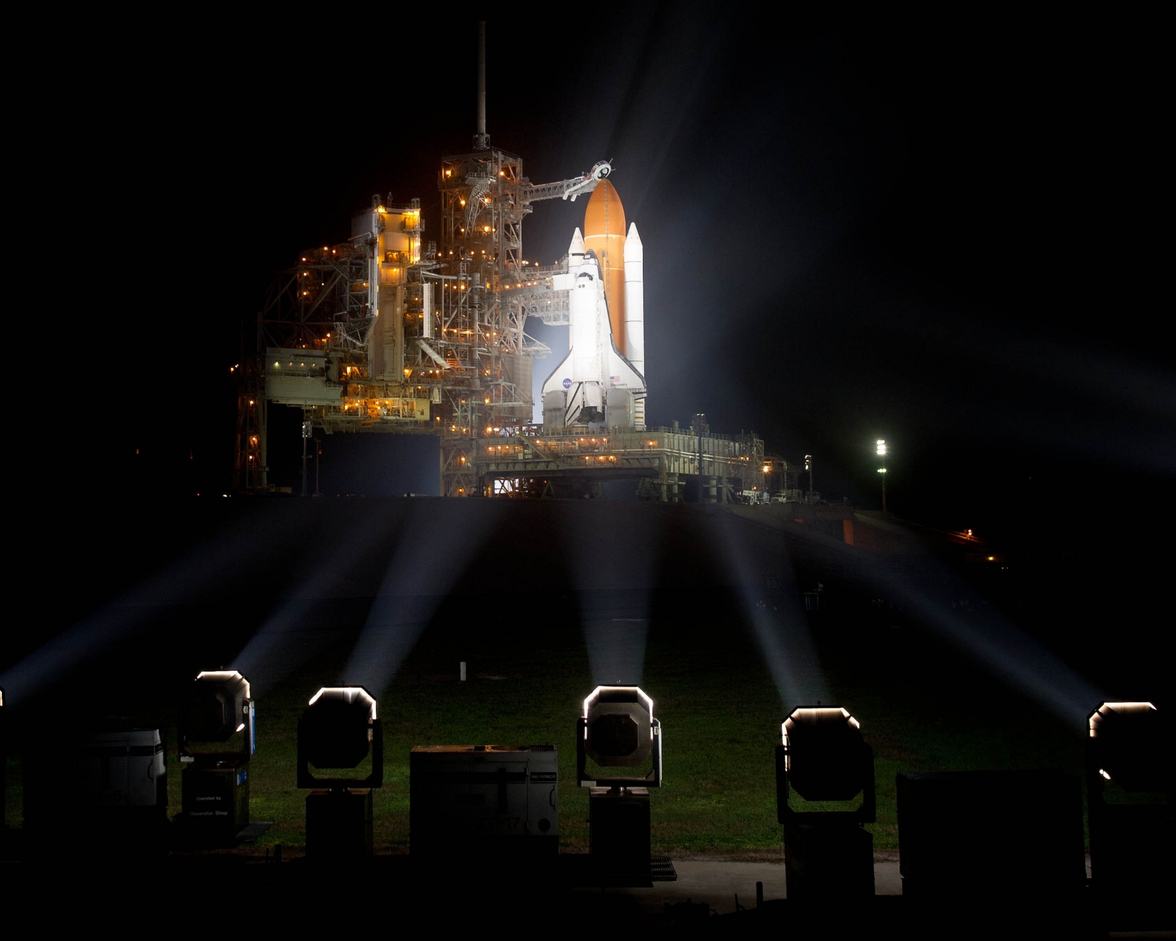 Free download wallpaper Vehicles, Space Shuttle Discovery, Space Shuttles on your PC desktop