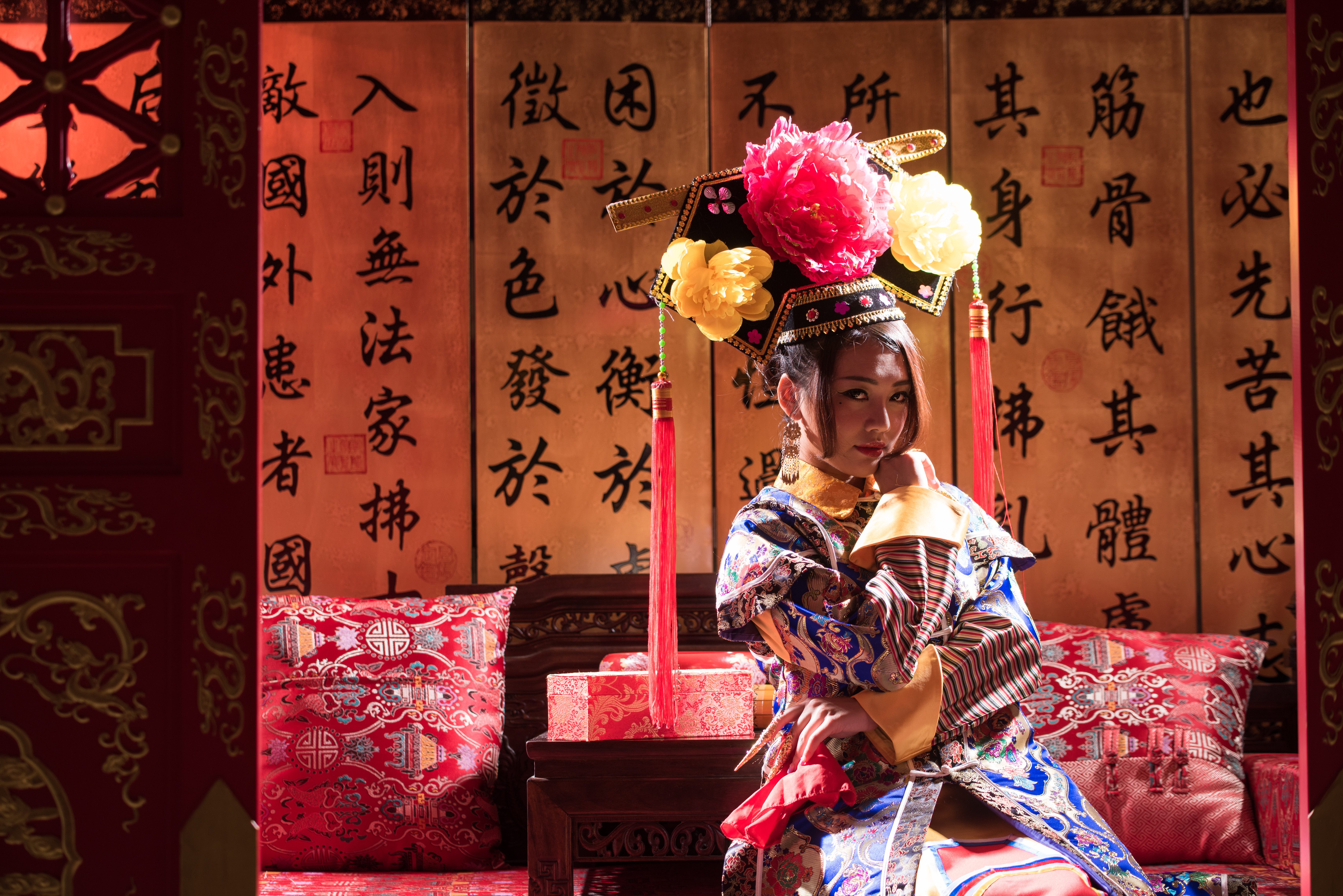 Téléchargez des papiers peints mobile Sofa, Chinois, Femmes, Taïwanais, Costume Traditionnel, Qián Furen gratuitement.