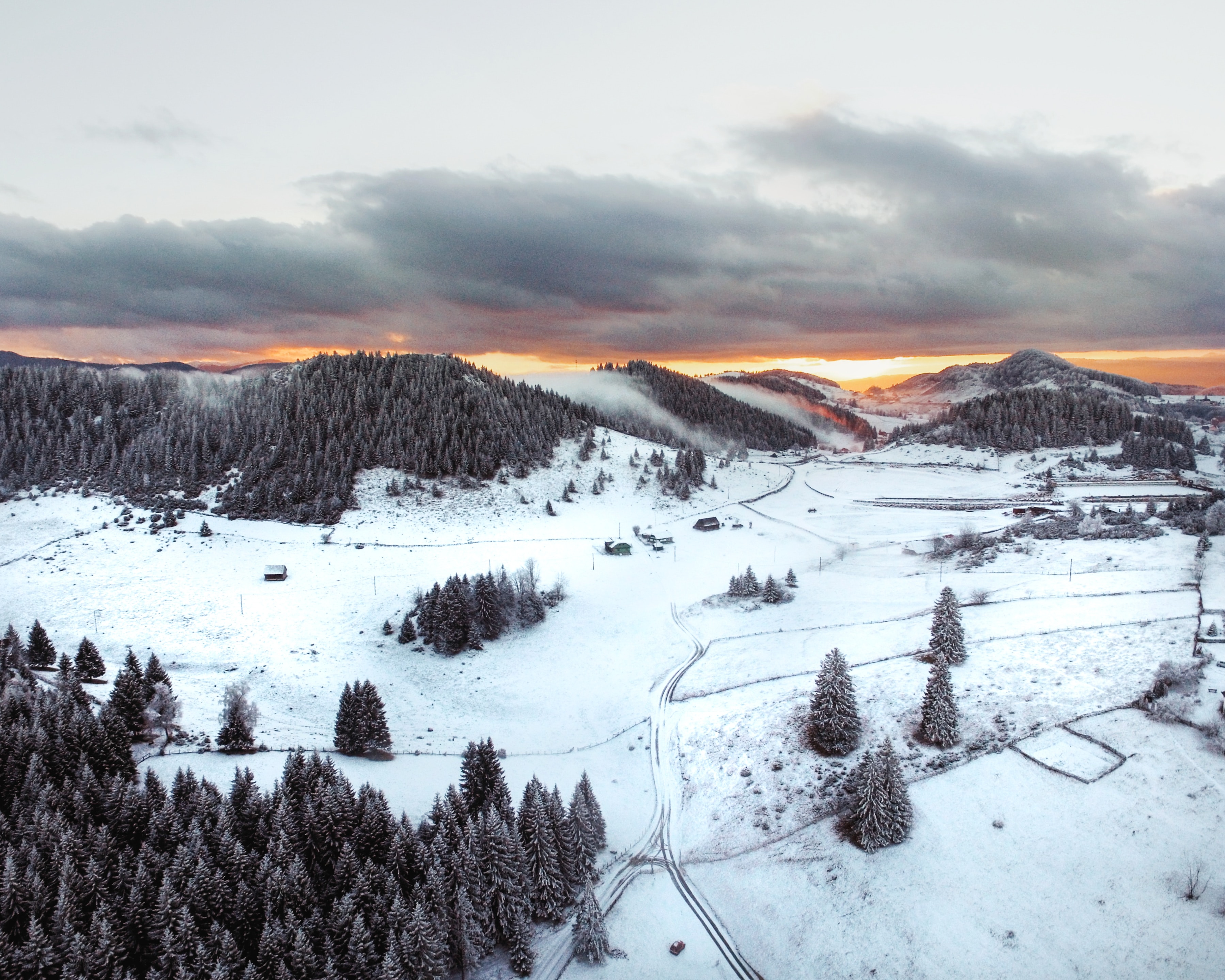 PCデスクトップに風景, 冬, 自然, 上から見る, 丘, 雪に覆われた, 積雪画像を無料でダウンロード