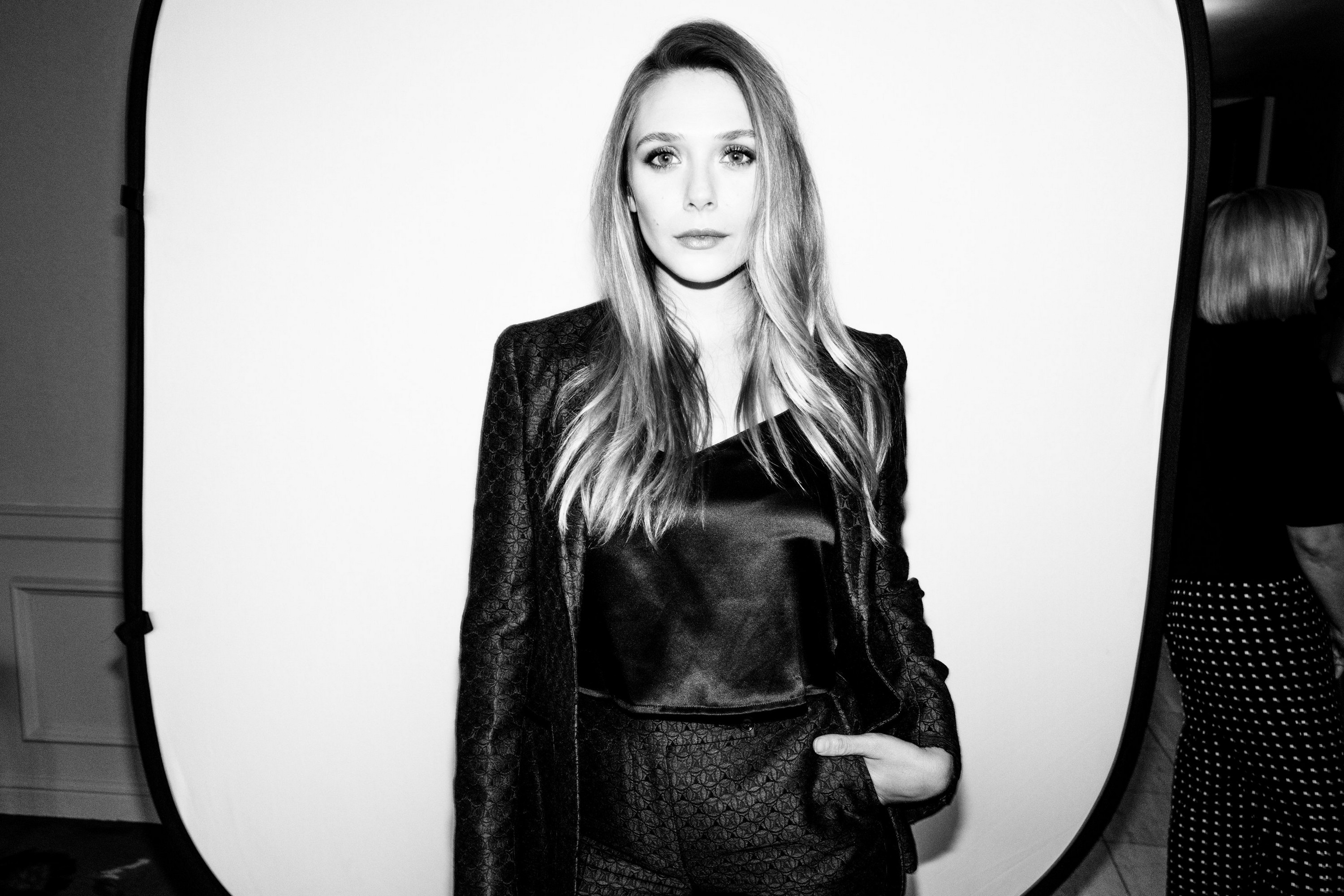 Download mobile wallpaper American, Celebrity, Black & White, Actress, Elizabeth Olsen for free.