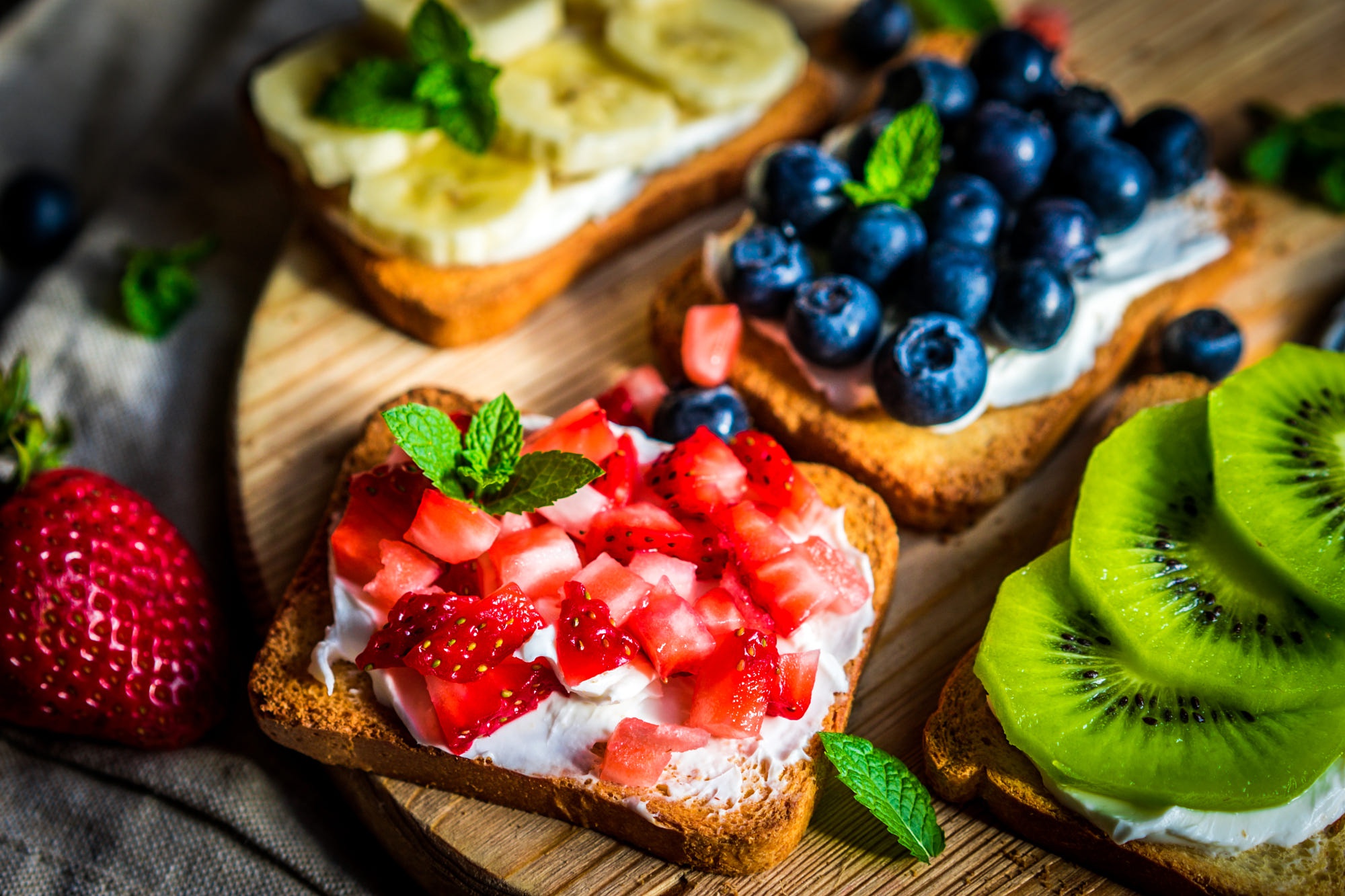 Free download wallpaper Fruits, Food, Strawberry, Blueberry, Kiwi, Berry, Fruit, Toast, Banana on your PC desktop