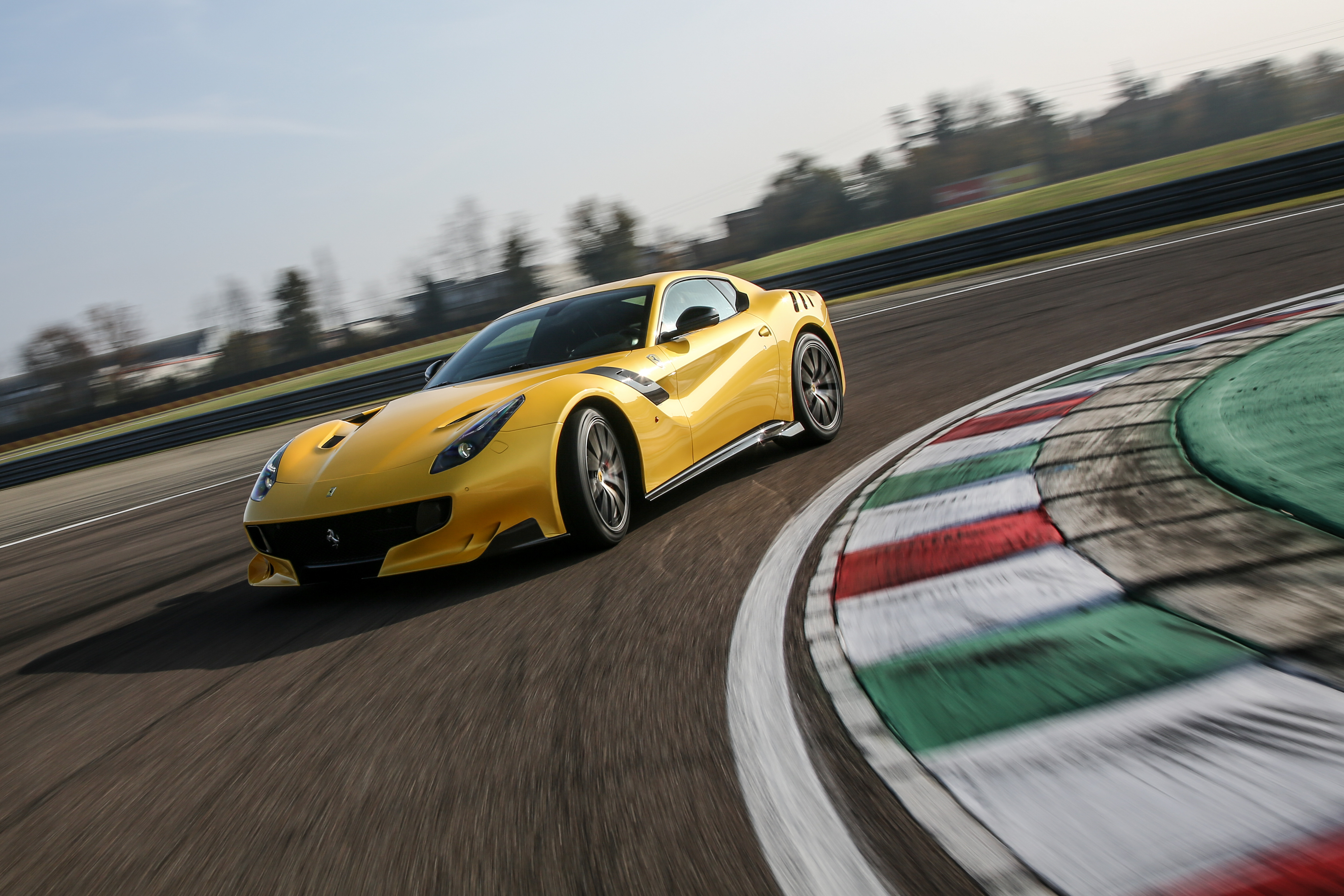 395909 Salvapantallas y fondos de pantalla Ferrari F12 en tu teléfono. Descarga imágenes de  gratis