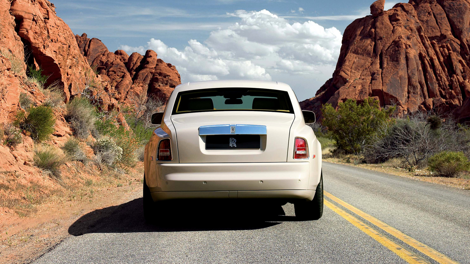 Free download wallpaper Rolls Royce, Car, Rolls Royce Phantom, Vehicles, White Car, Full Size Car on your PC desktop