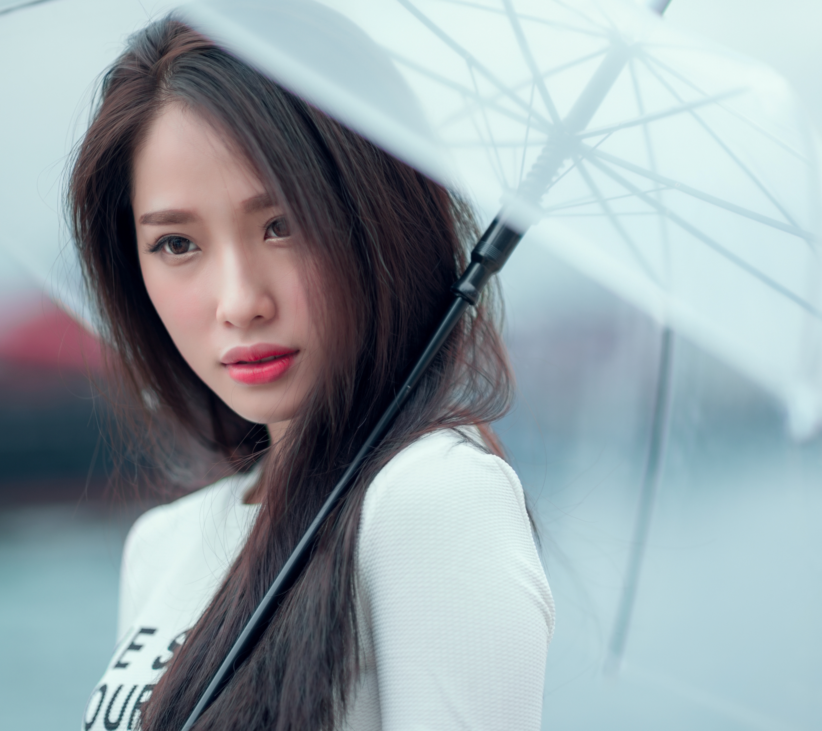 PCデスクトップに傘, ブルネット, モデル, 女性, アジア人, 茶色の目画像を無料でダウンロード
