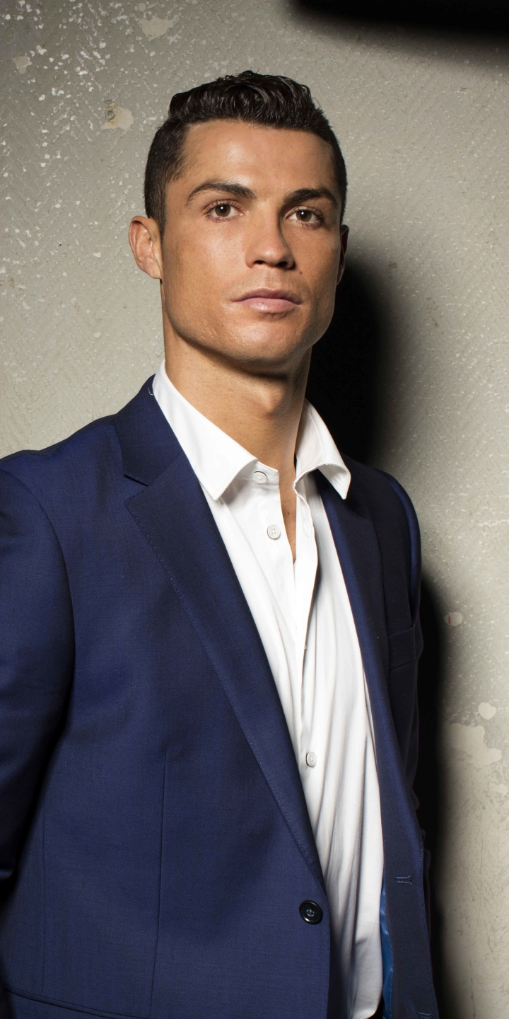 Téléchargez des papiers peints mobile Cristiano Ronaldo, Des Sports, Costume, Football, Portugais gratuitement.