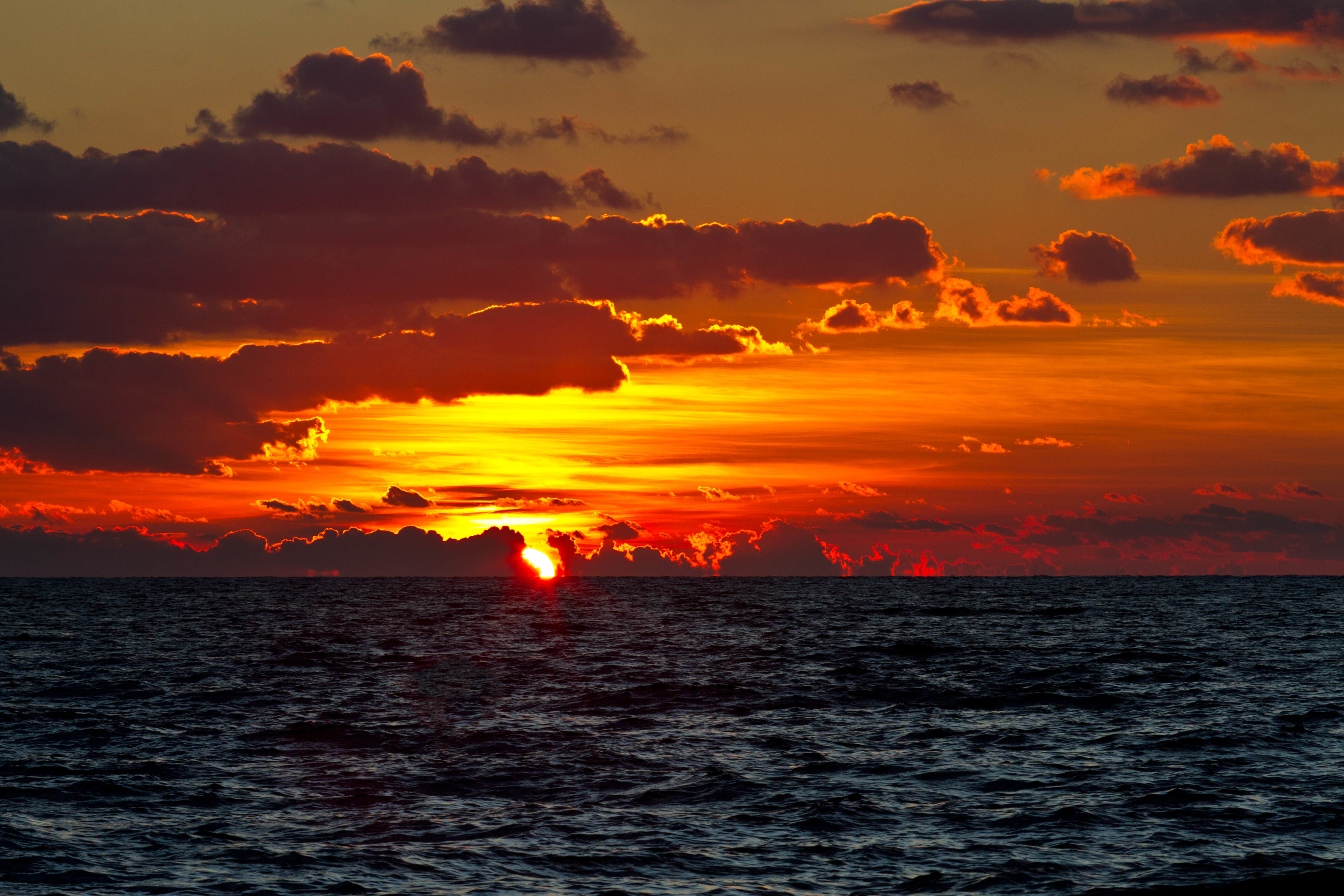 Handy-Wallpaper Natur, Horizont, Ozean, Wolke, Himmel, Sonnenuntergang, Erde/natur kostenlos herunterladen.