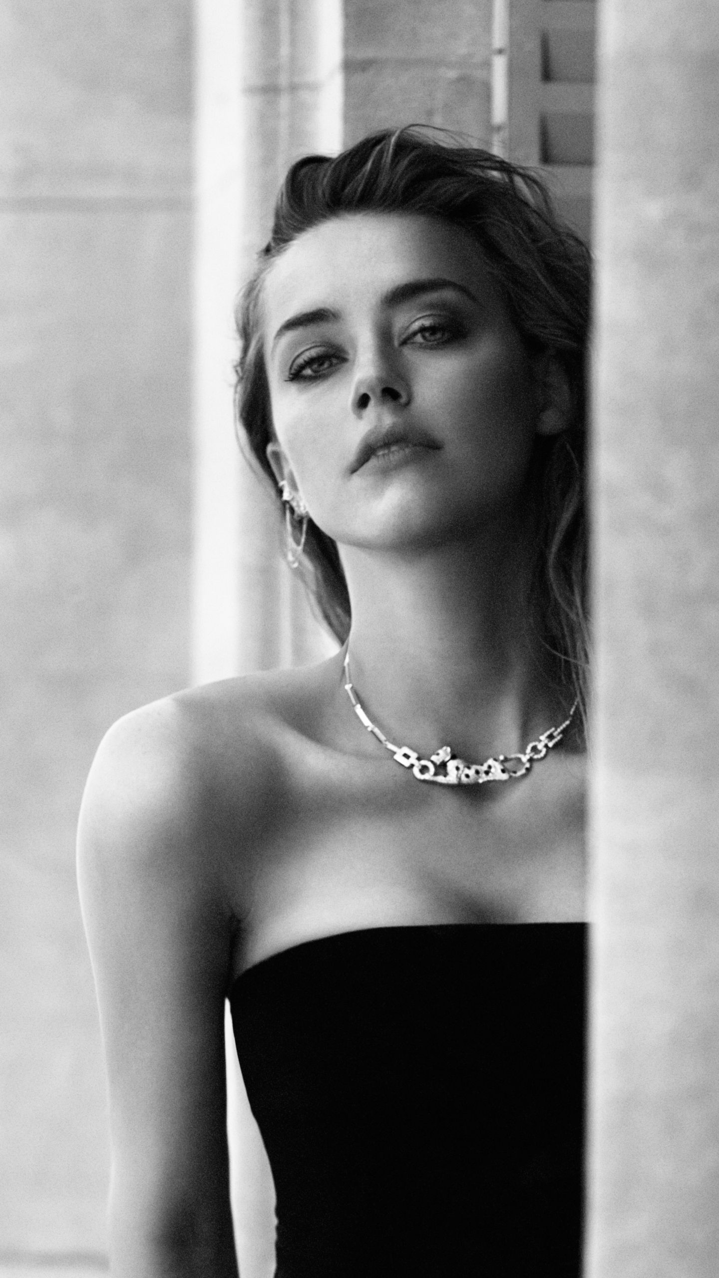 Download mobile wallpaper Monochrome, Celebrity, Amber Heard for free.