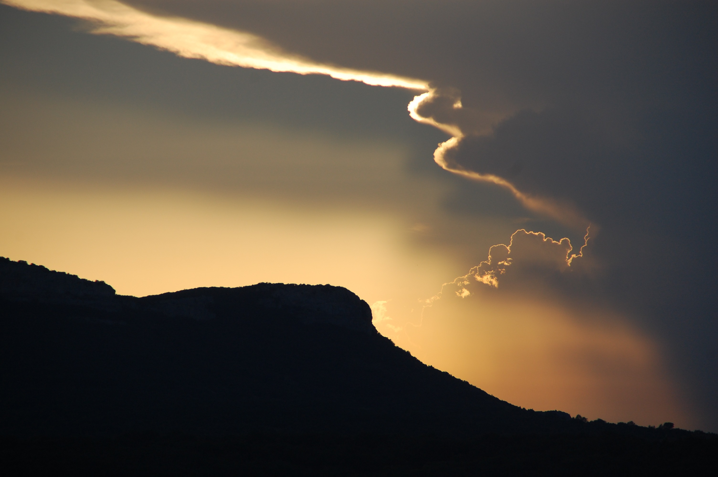Laden Sie das Natur, Clouds, Abend, Sky, Mountains-Bild kostenlos auf Ihren PC-Desktop herunter