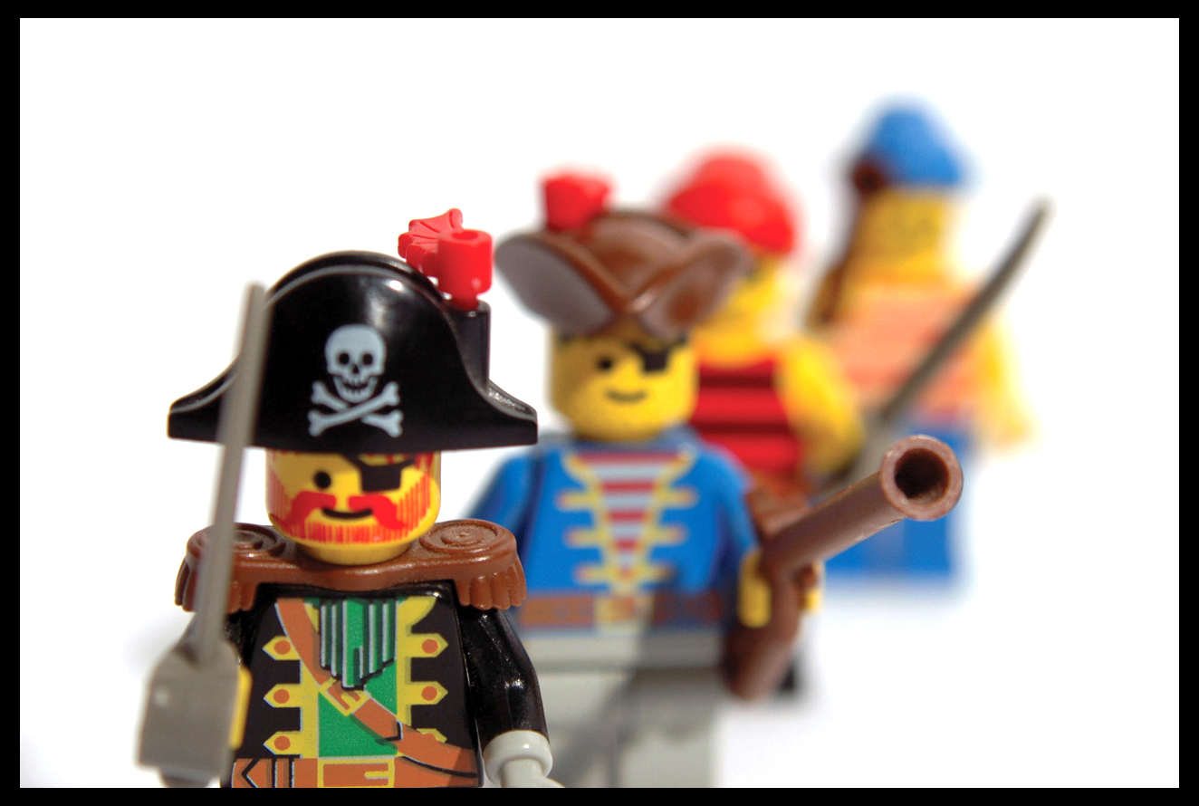 Скачать картинку Фигурка, Пират, Продукты, Лего в телефон бесплатно.