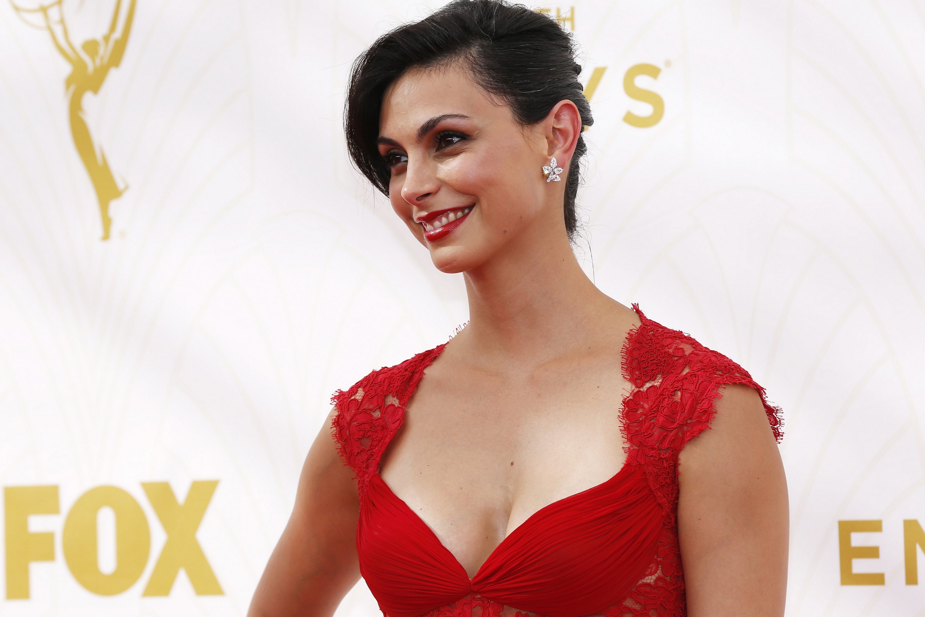 Download mobile wallpaper Smile, American, Celebrity, Black Hair, Actress, Morena Baccarin for free.