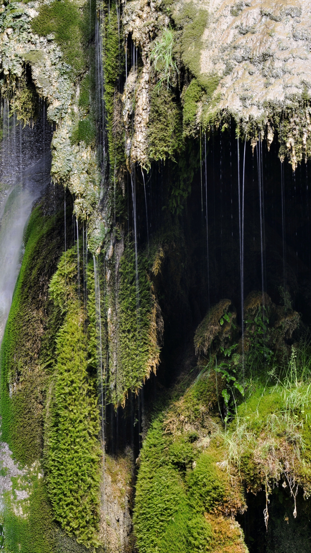 Baixar papel de parede para celular de Água, Cascata, Fluxo, Musgo, Corrente, Terra/natureza, Cachoeira gratuito.