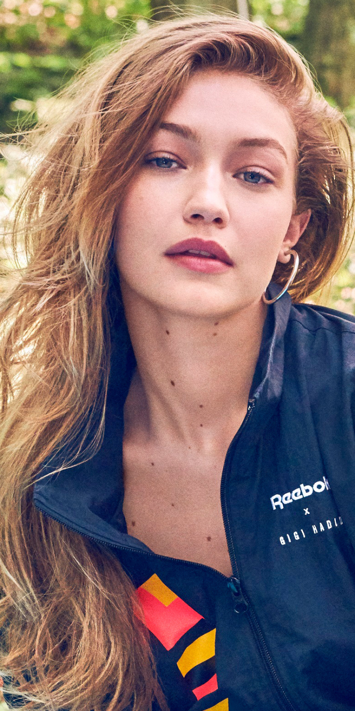 Handy-Wallpaper Blond, Modell, Amerikanisch, Blondinen, Berühmtheiten, Lange Haare, Gigi Hadid kostenlos herunterladen.