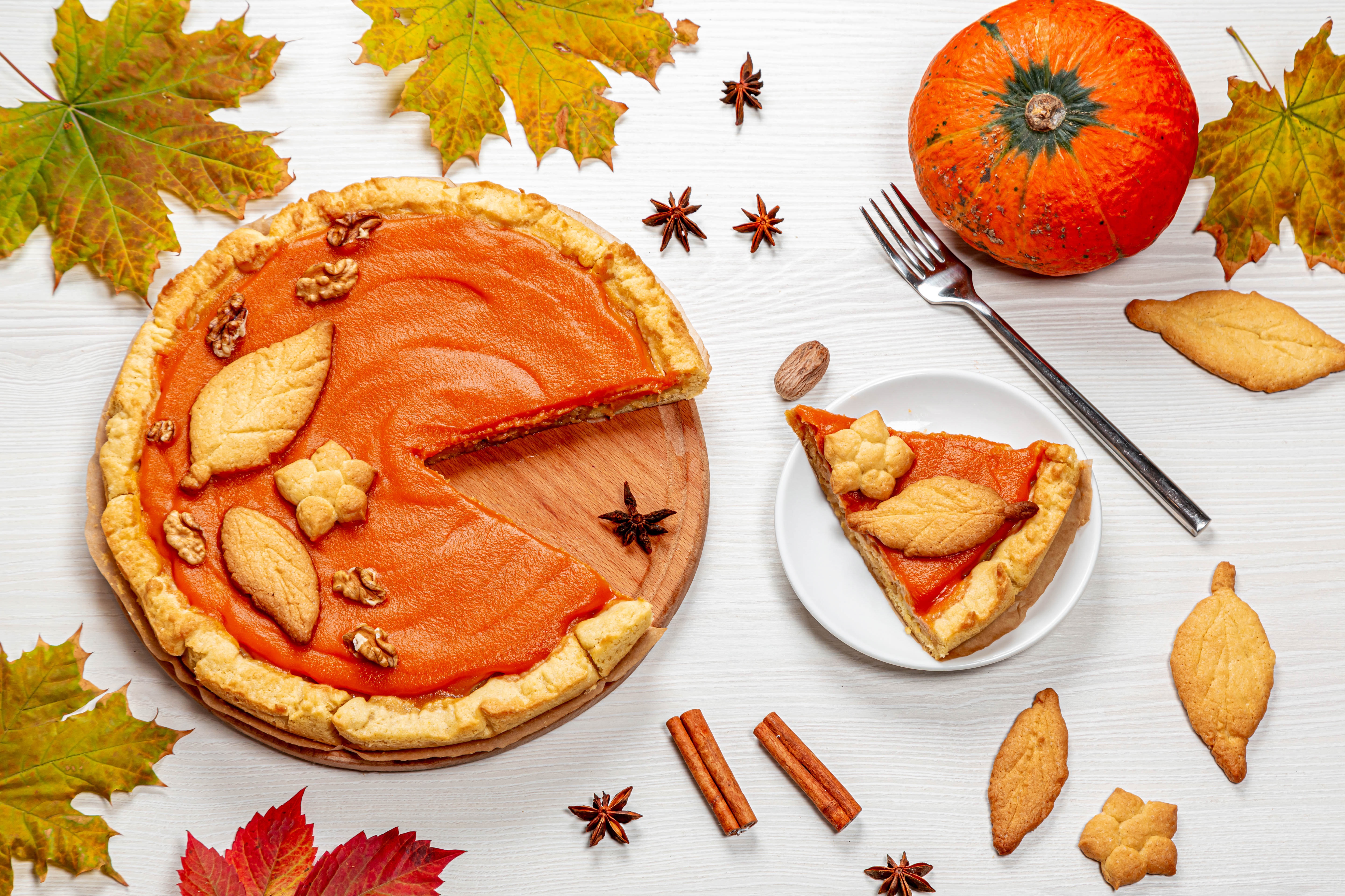 Free download wallpaper Food, Pumpkin, Still Life, Leaf, Pie, Pastry on your PC desktop