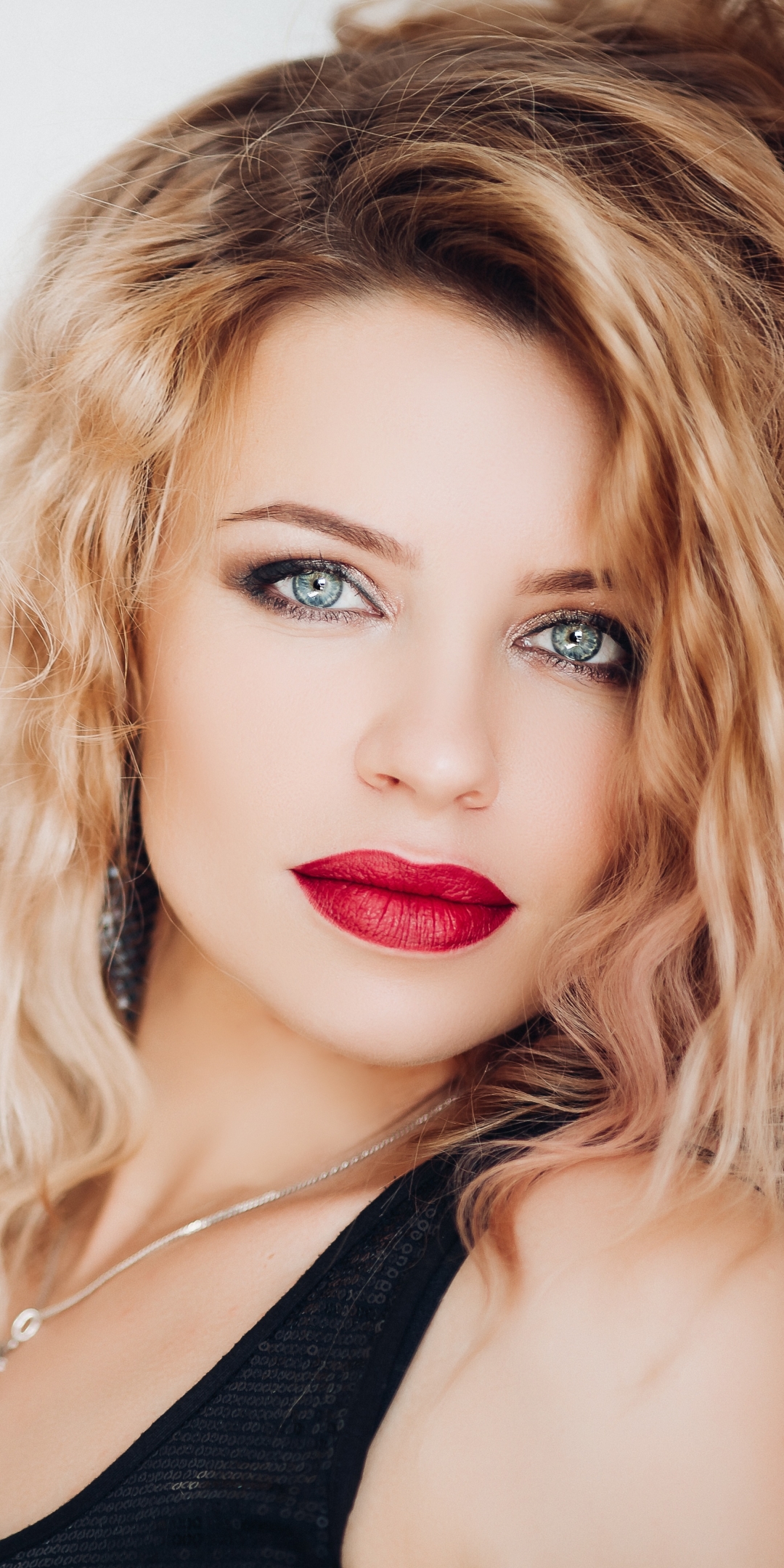 Download mobile wallpaper Blonde, Face, Model, Women, Blue Eyes, Lipstick for free.