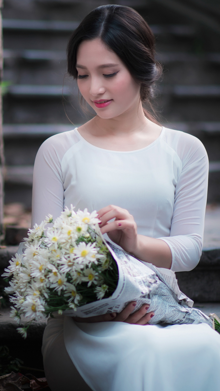 Download mobile wallpaper Bouquet, Mood, Model, Women, Asian, Black Hair, White Dress for free.