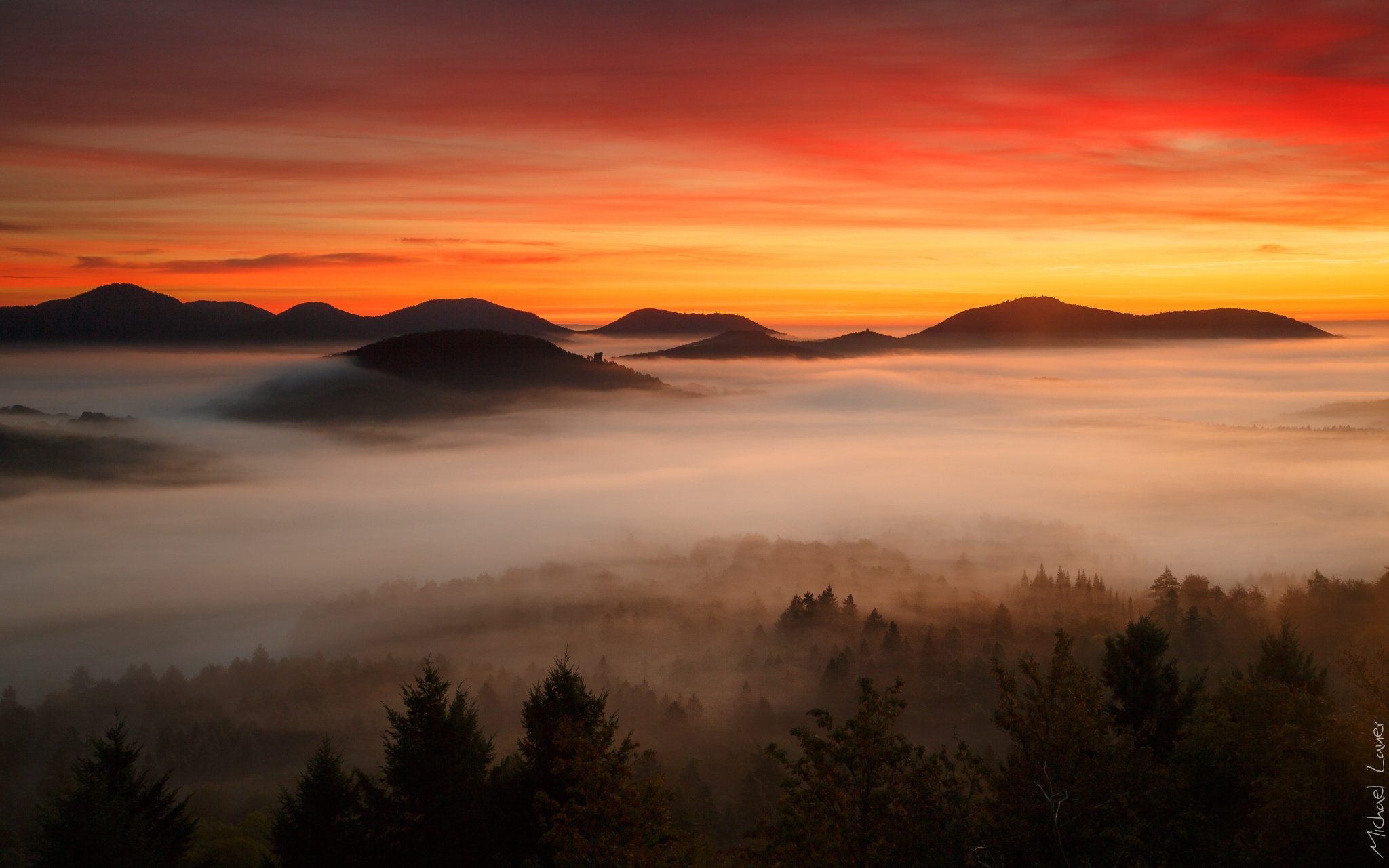 Download mobile wallpaper Nature, Dawn, Mountain, Forest, Fog, Earth, Cloud for free.
