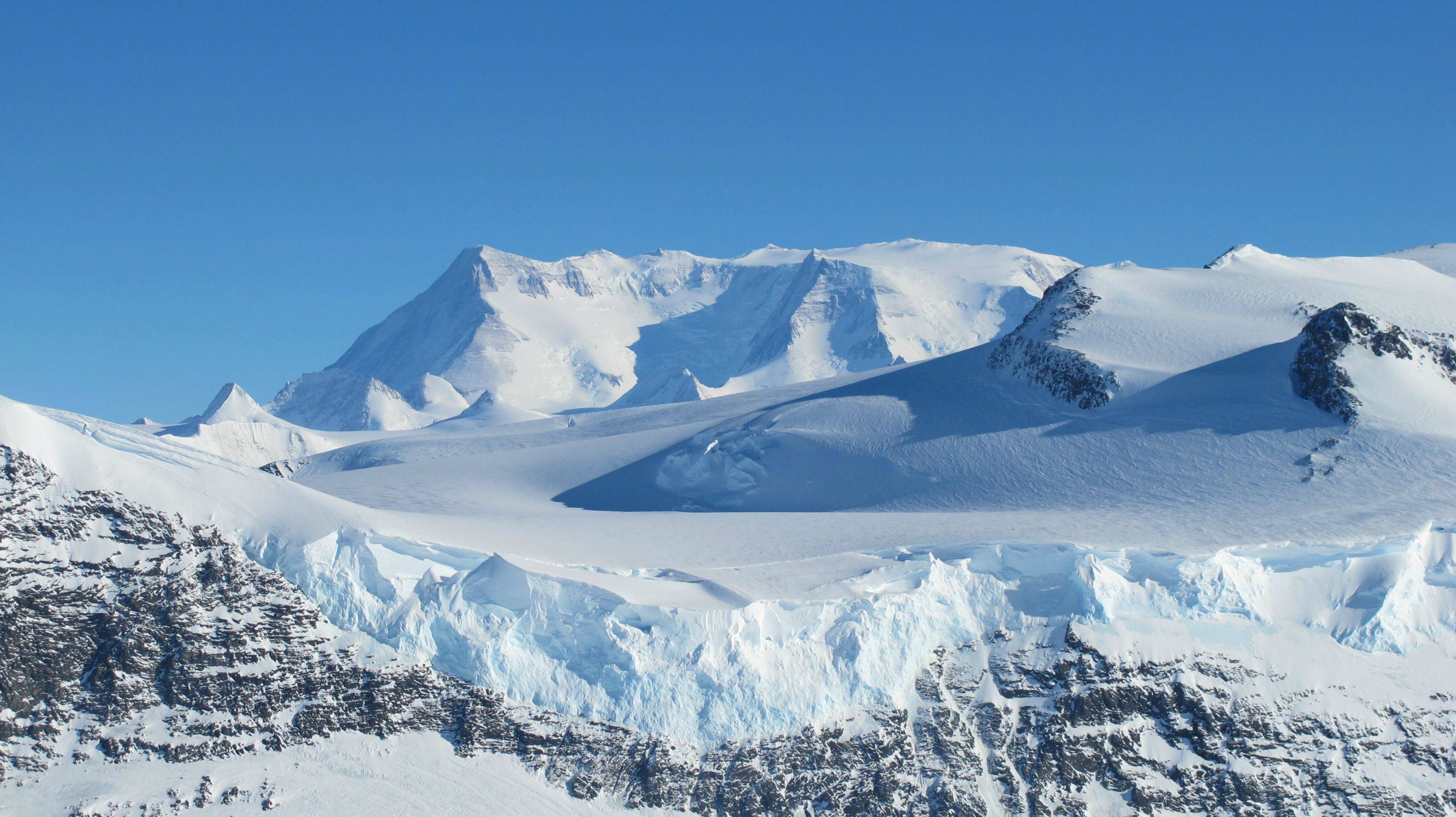 Free download wallpaper Mountains, Mountain, Earth on your PC desktop