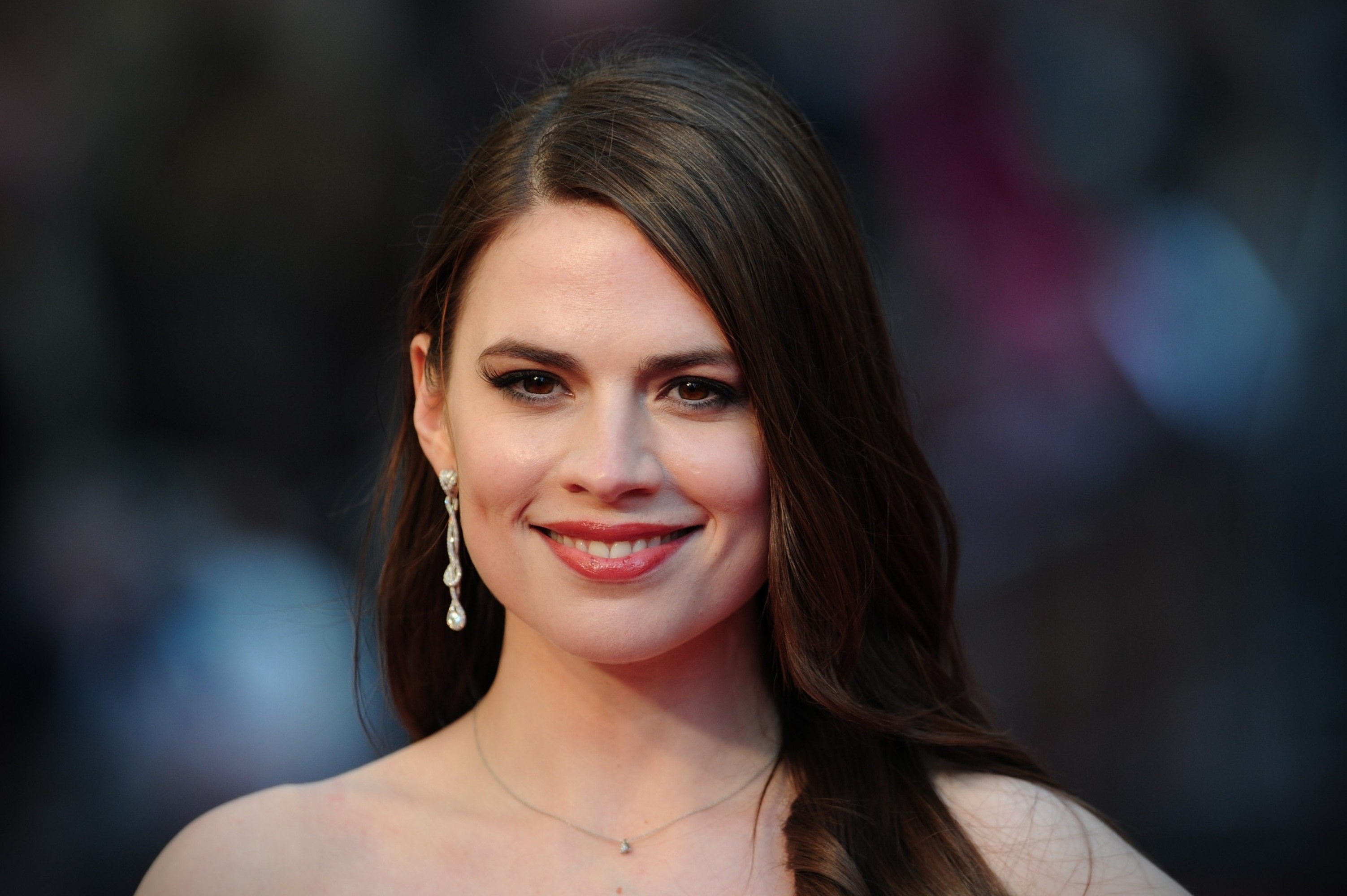 Free download wallpaper Smile, Face, Earrings, Celebrity, Brown Eyes, Actress, Hayley Atwell on your PC desktop