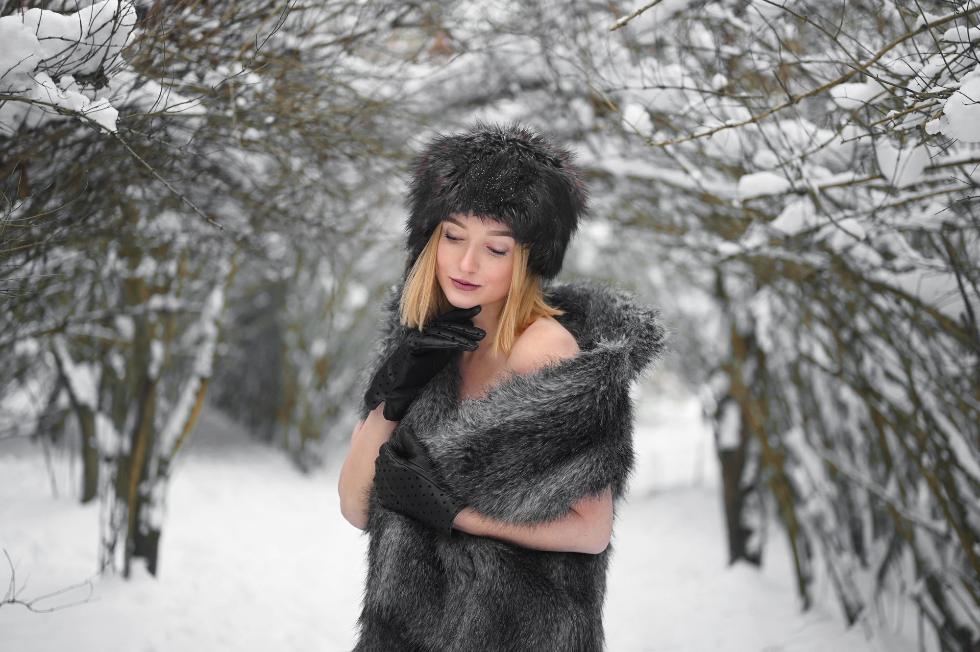 women, model, blonde, depth of field, fur, hat, winter 4K Ultra