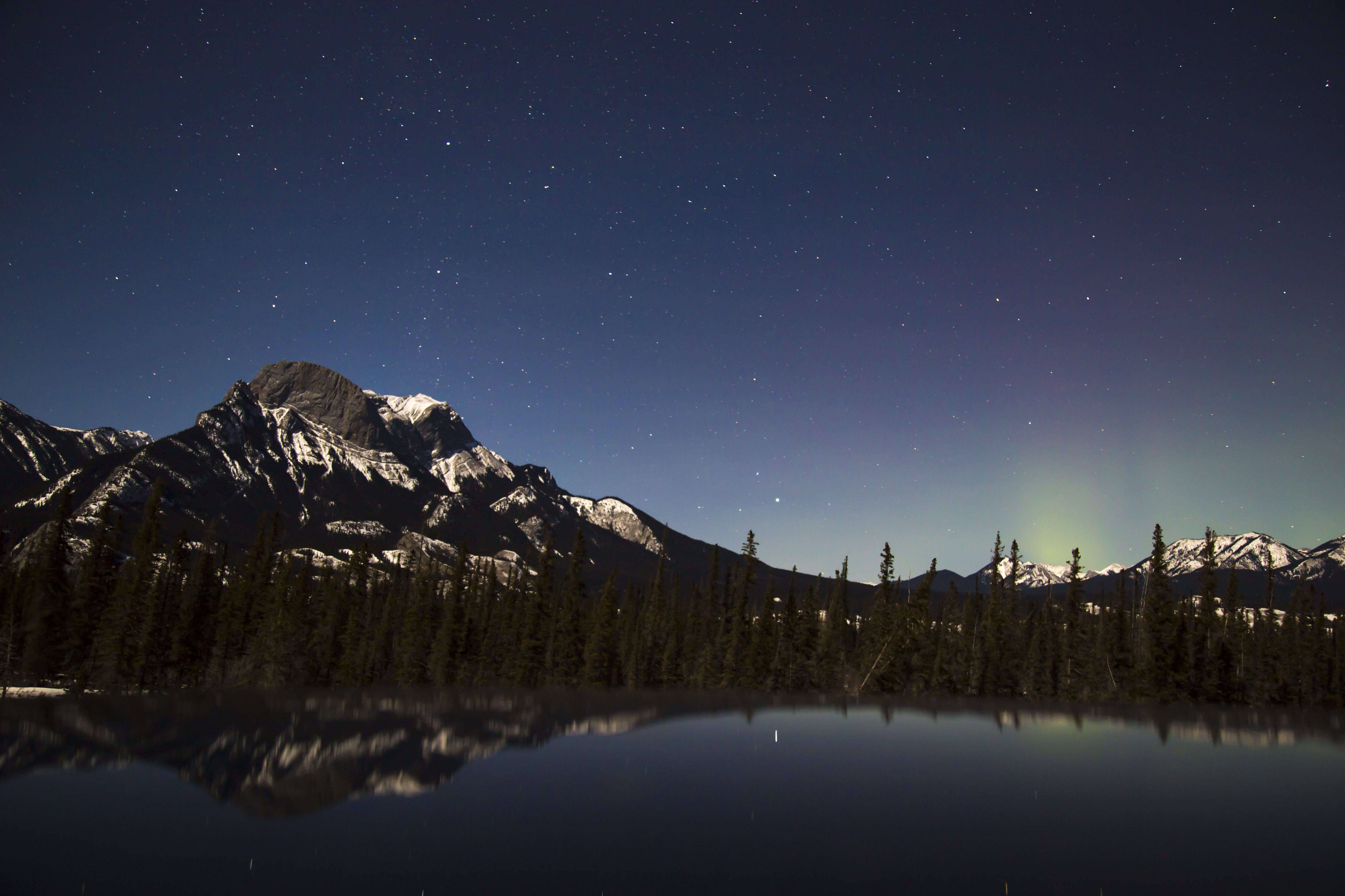 Laden Sie das Natur, Gebirge, Nacht, Himmel, Erde/natur, Spiegelung, Sternenklarer Himmel-Bild kostenlos auf Ihren PC-Desktop herunter