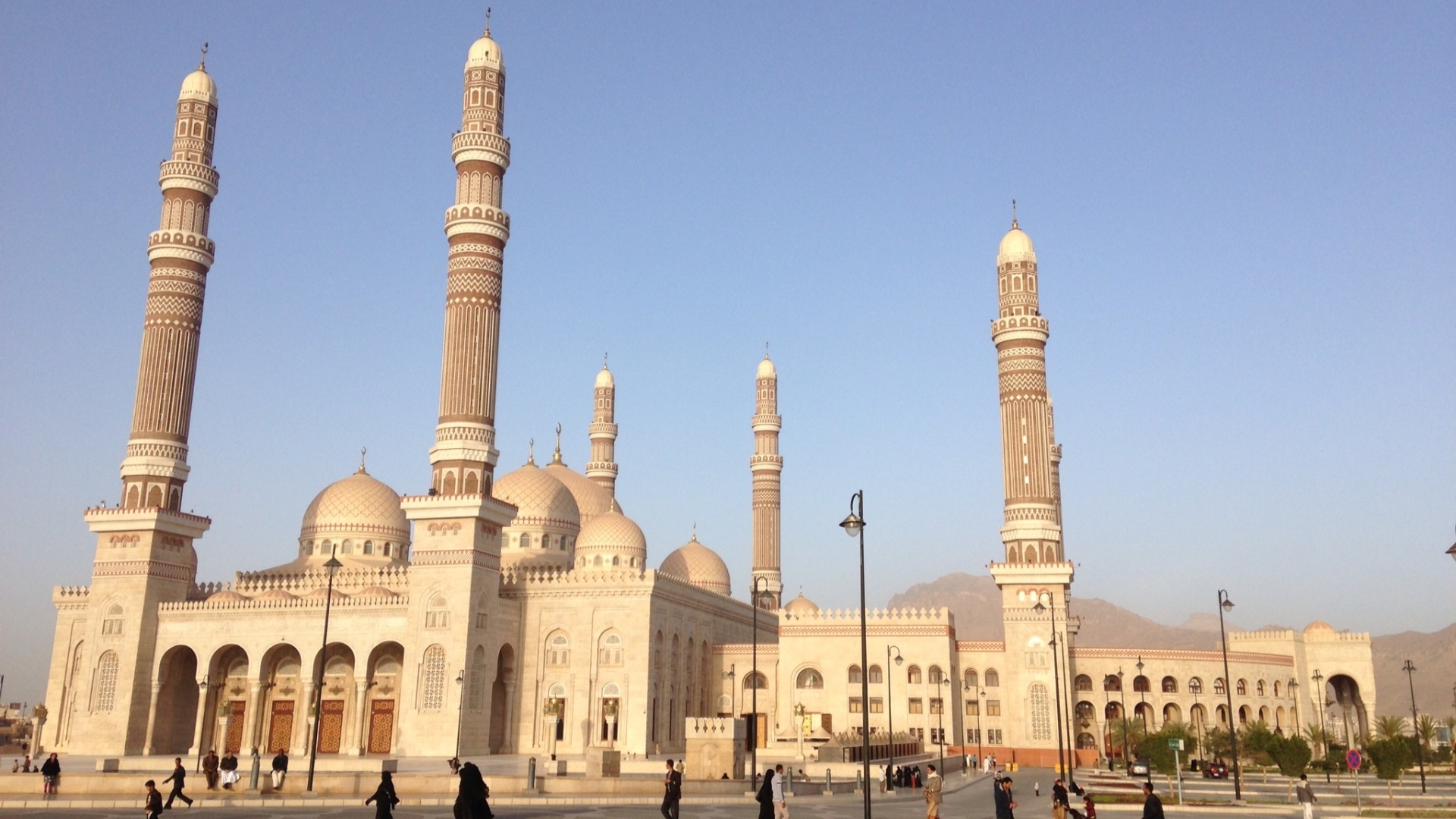 Популярные заставки и фоны Мечеть Аль Салех на компьютер