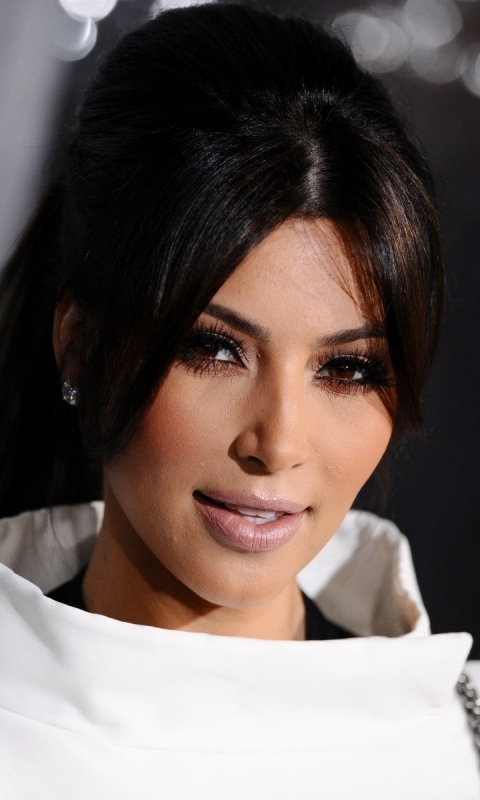 Download mobile wallpaper Celebrity, Kim Kardashian for free.