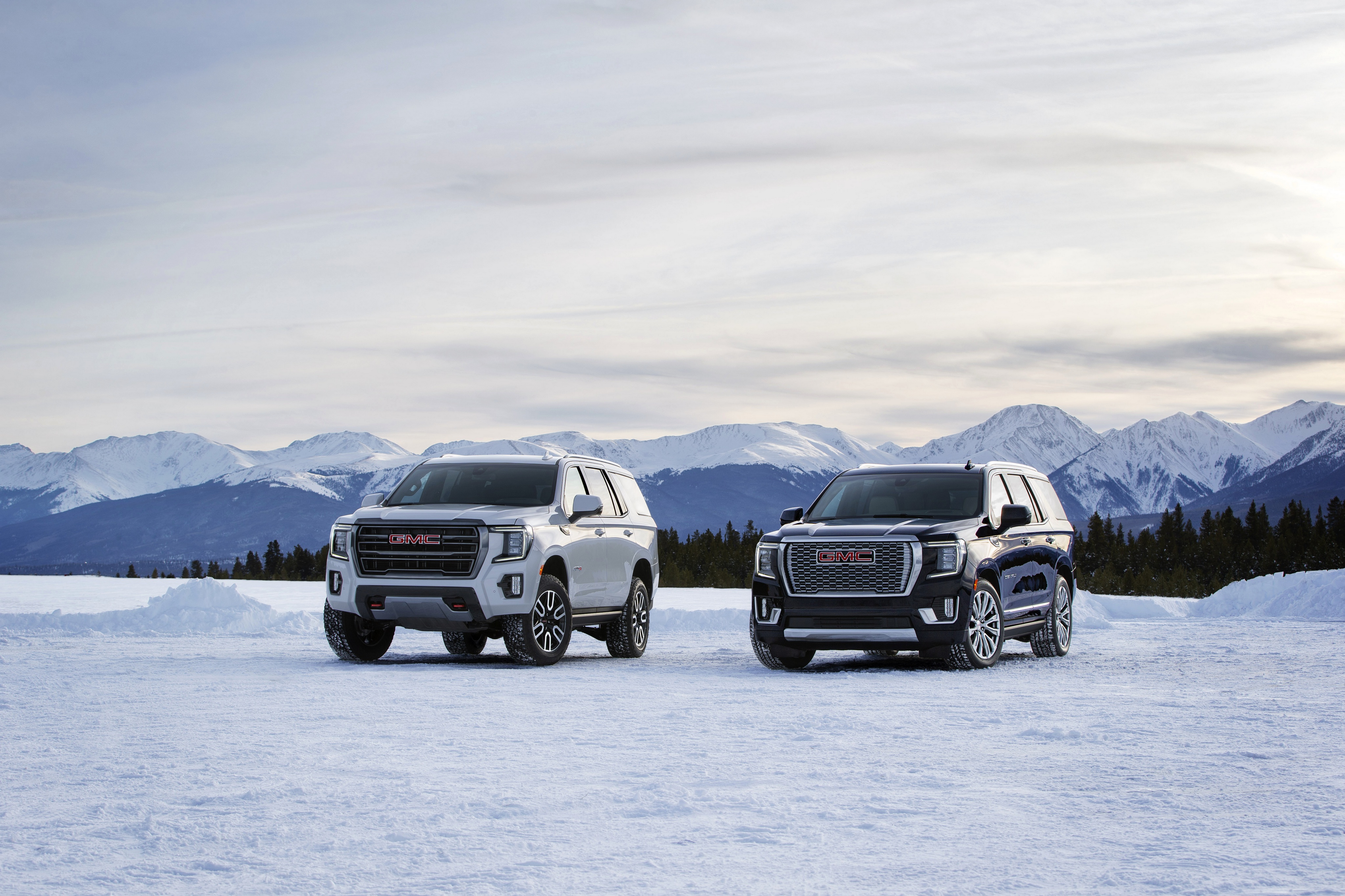 Handy-Wallpaper Schnee, Autos, Gmc, Geländewagen, Fahrzeuge, Weißes Auto, Gmc Yukon Denali kostenlos herunterladen.