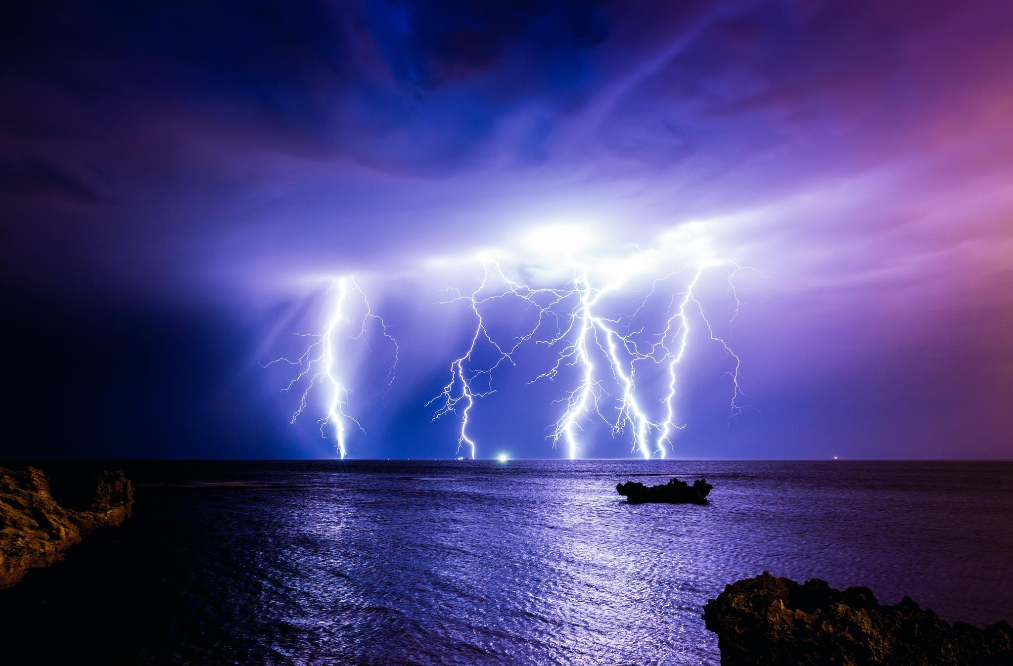 Free download wallpaper Sea, Lightning, Photography on your PC desktop