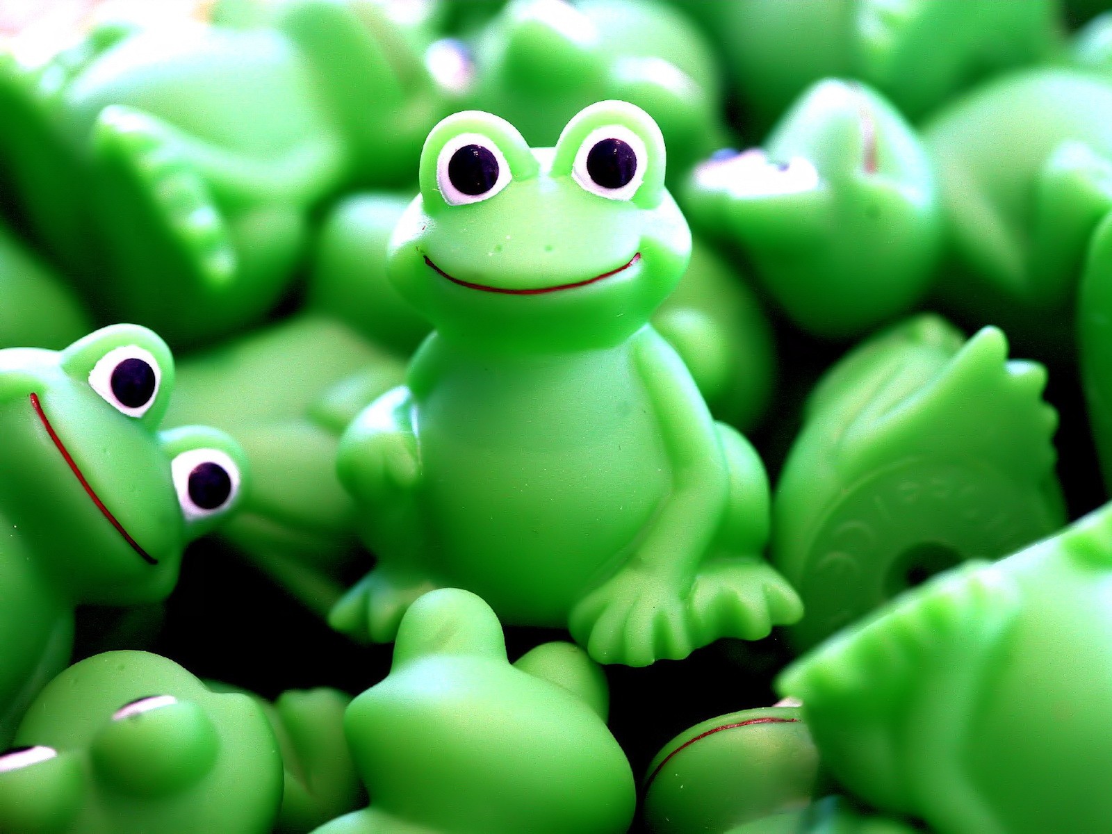 man made, toy, frog, green HD for desktop 1080p