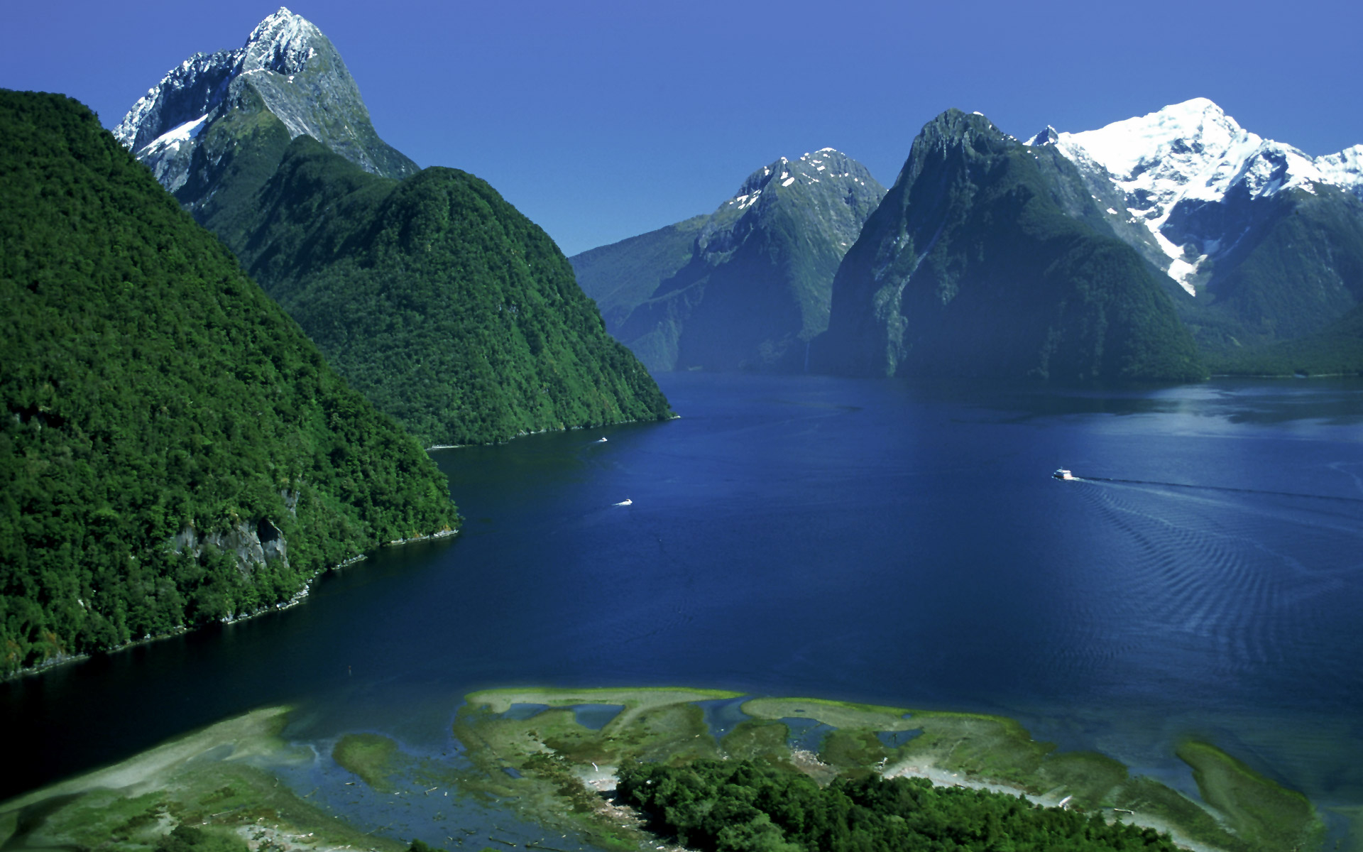 Скачати мобільні шпалери Гора, Озеро, Нова Зеландія, Земля, Мілфорд Саунд безкоштовно.