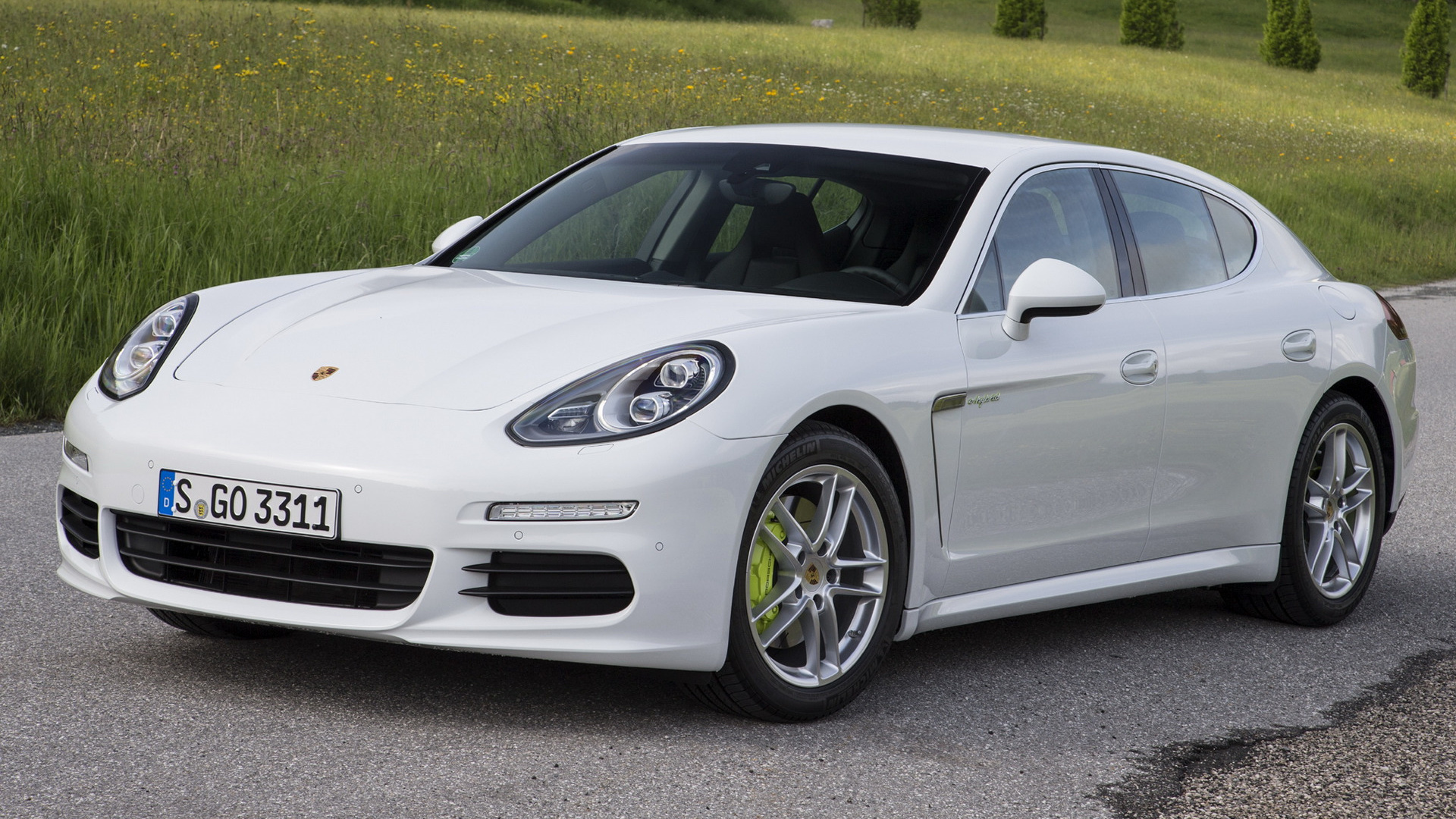 Download mobile wallpaper Porsche, Car, Vehicles, Grand Tourer, White Car, Porsche Panamera S E Hybrid for free.