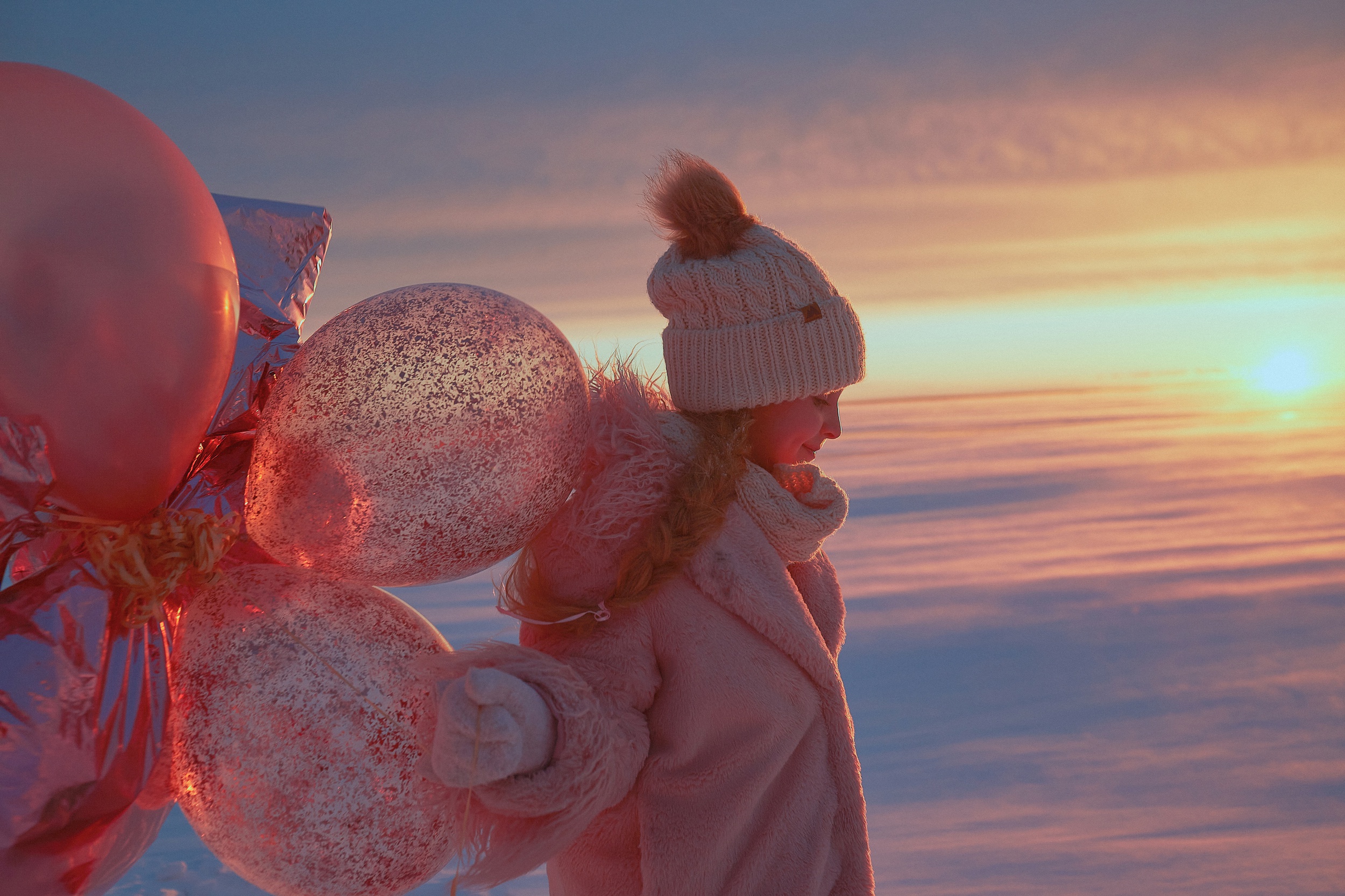 Handy-Wallpaper Winter, Ballon, Stimmung, Hut, Flechten, Modell, Frauen kostenlos herunterladen.