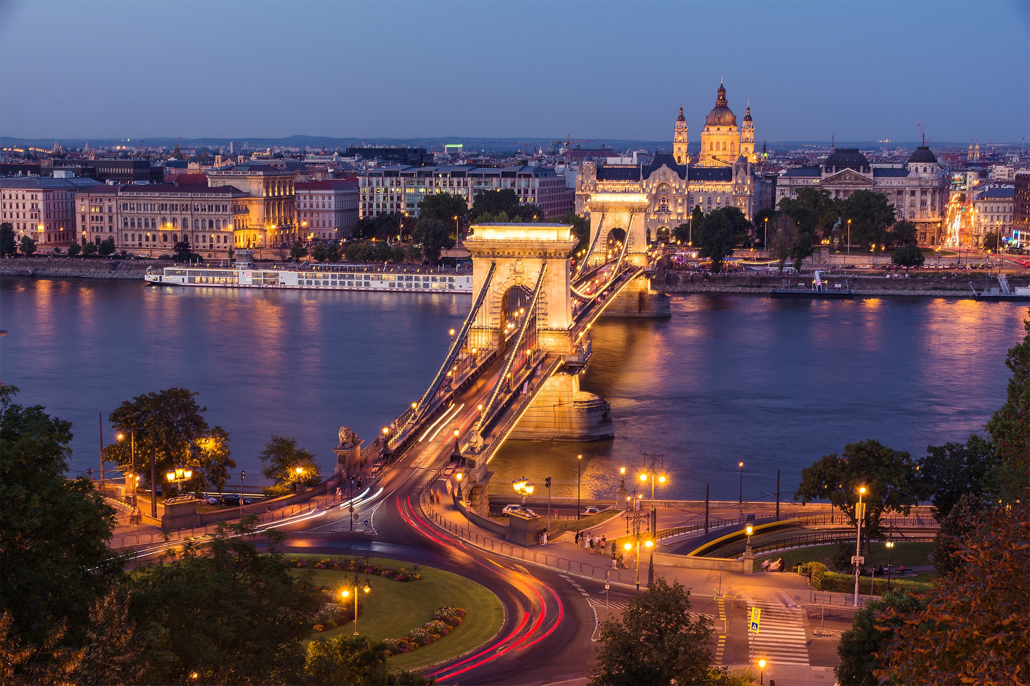 Free download wallpaper Bridges, Bridge, Hungary, Budapest, Man Made, Time Lapse, Chain Bridge on your PC desktop