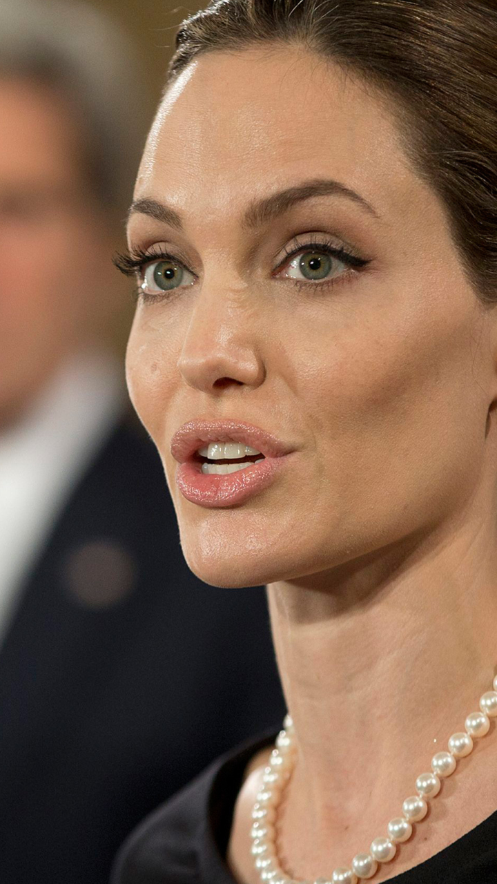 Baixar papel de parede para celular de Angelina Jolie, Celebridade gratuito.