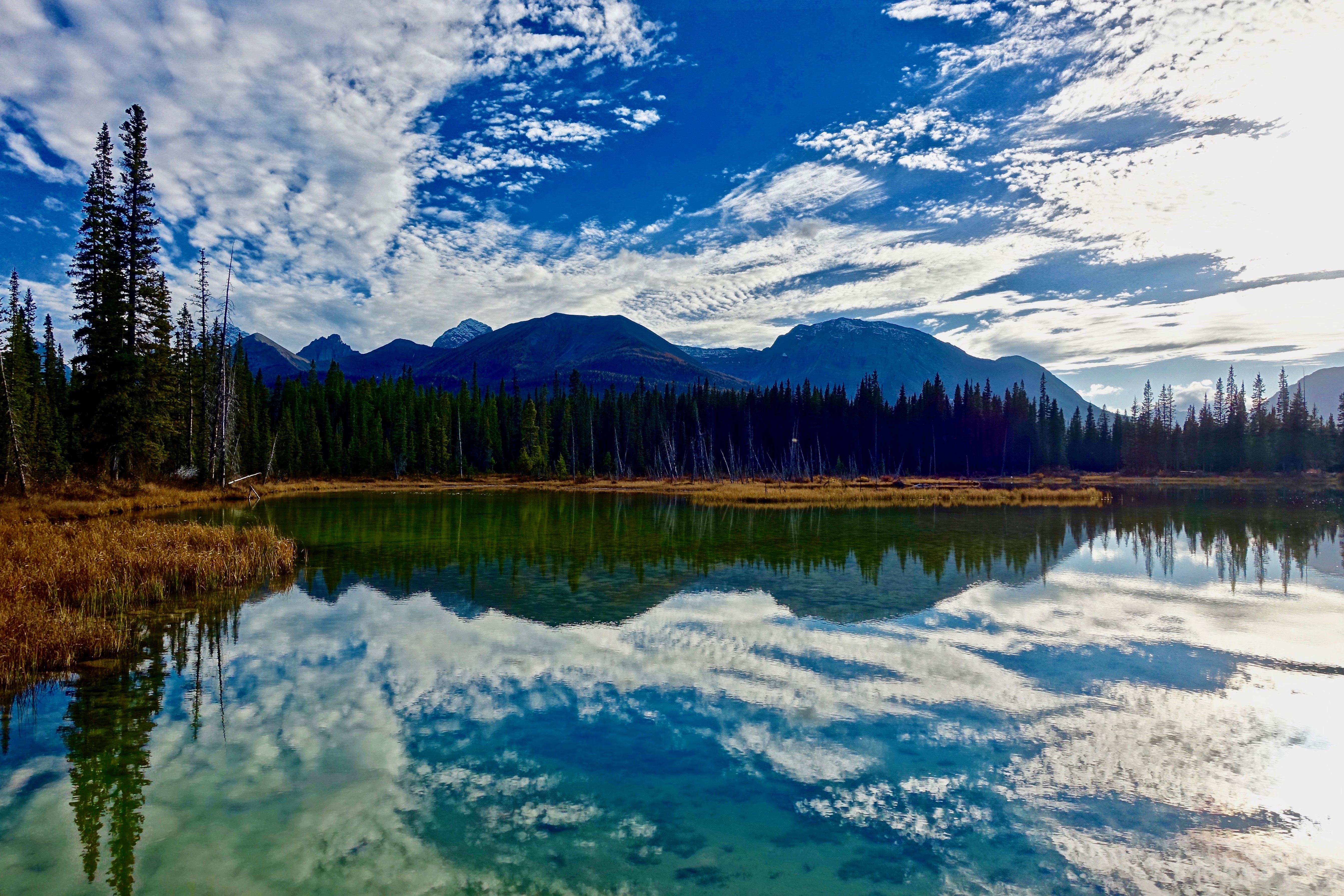 PCデスクトップに自然, 山脈, 雲, 湖, 反射画像を無料でダウンロード