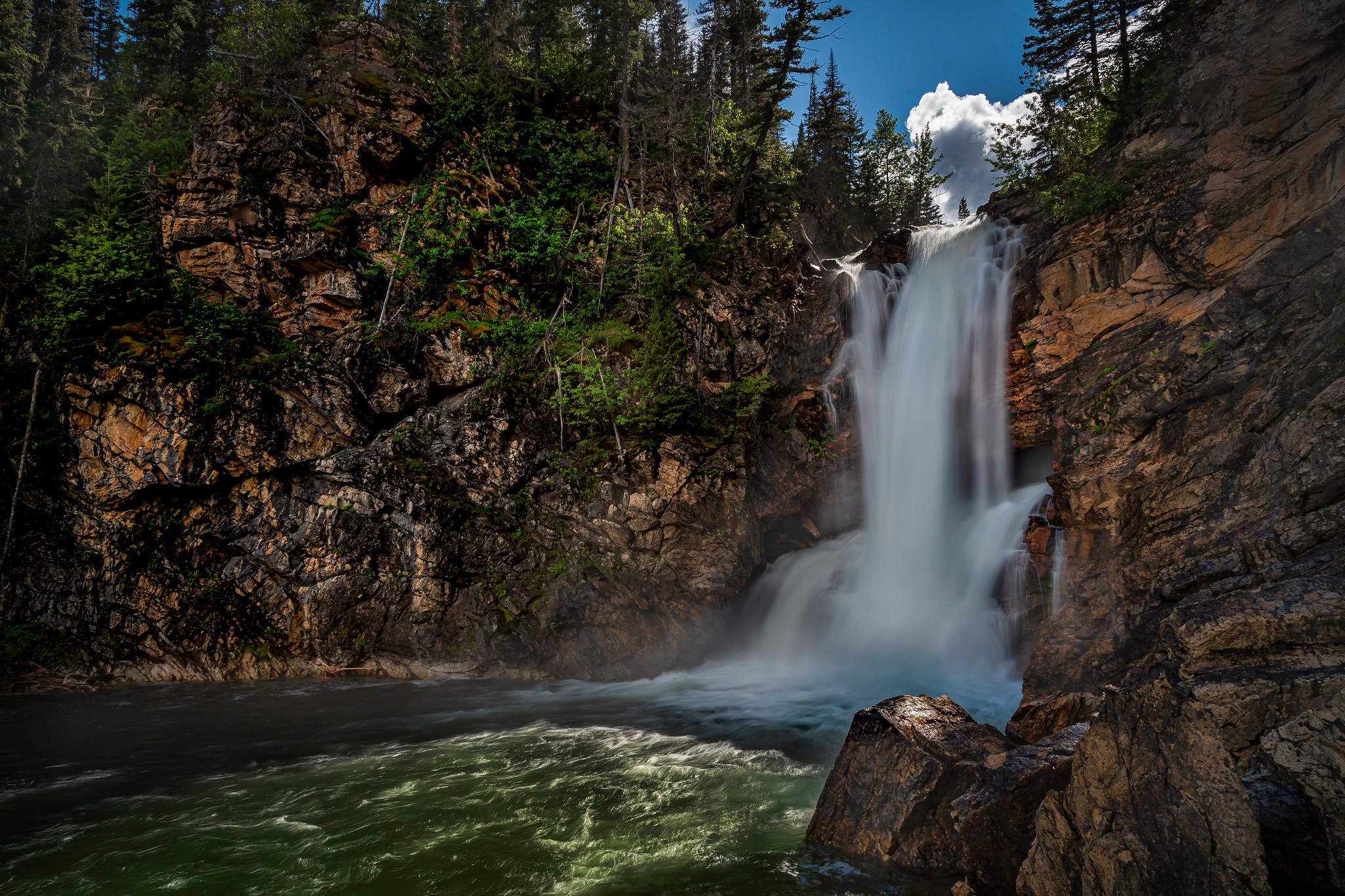 Laden Sie das Wasserfälle, Wasserfall, Fluss, Montana, Glacier Nationalpark, Erde/natur-Bild kostenlos auf Ihren PC-Desktop herunter